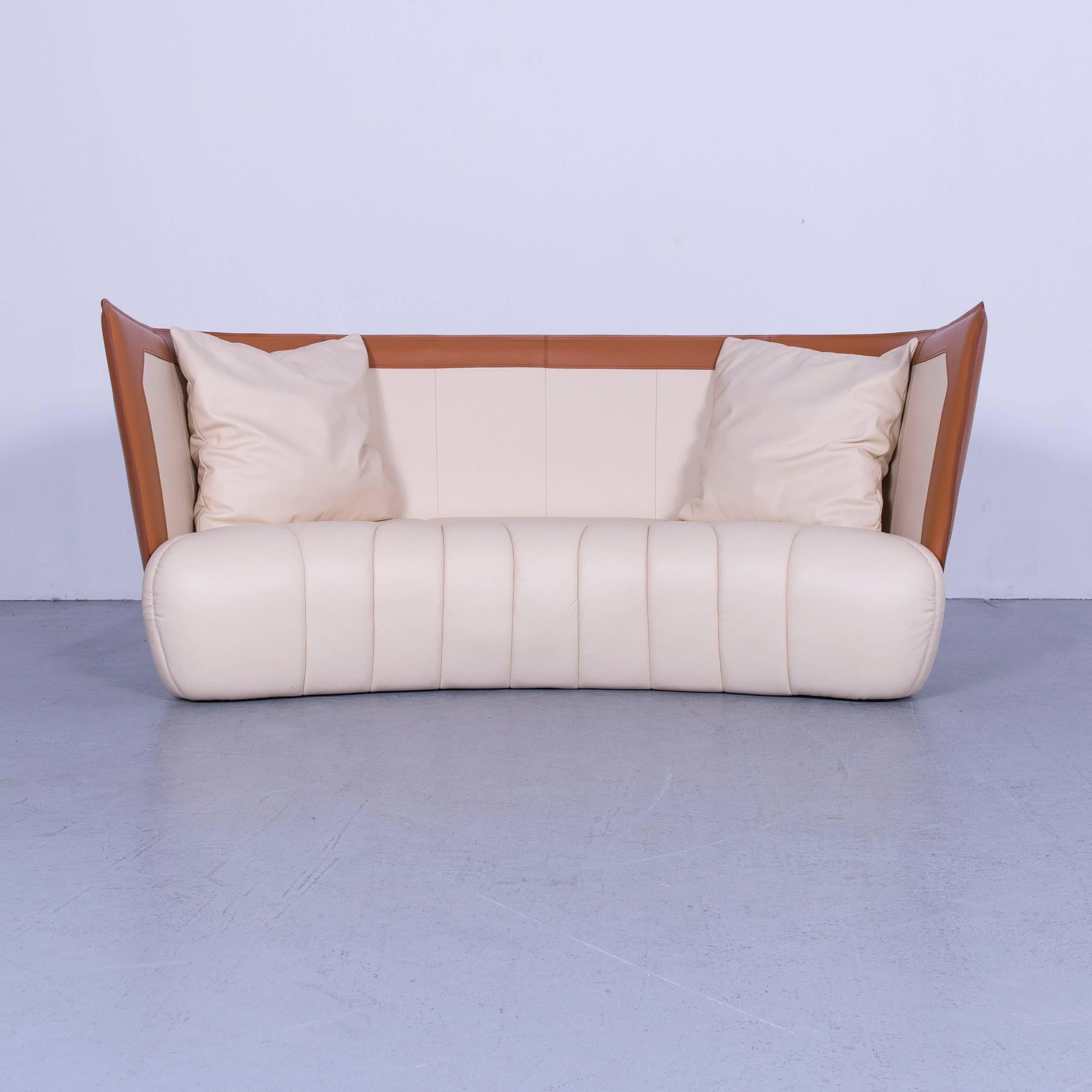We bring to you an De Sede DS 146 leather sofa set off-white three-seat.


































 