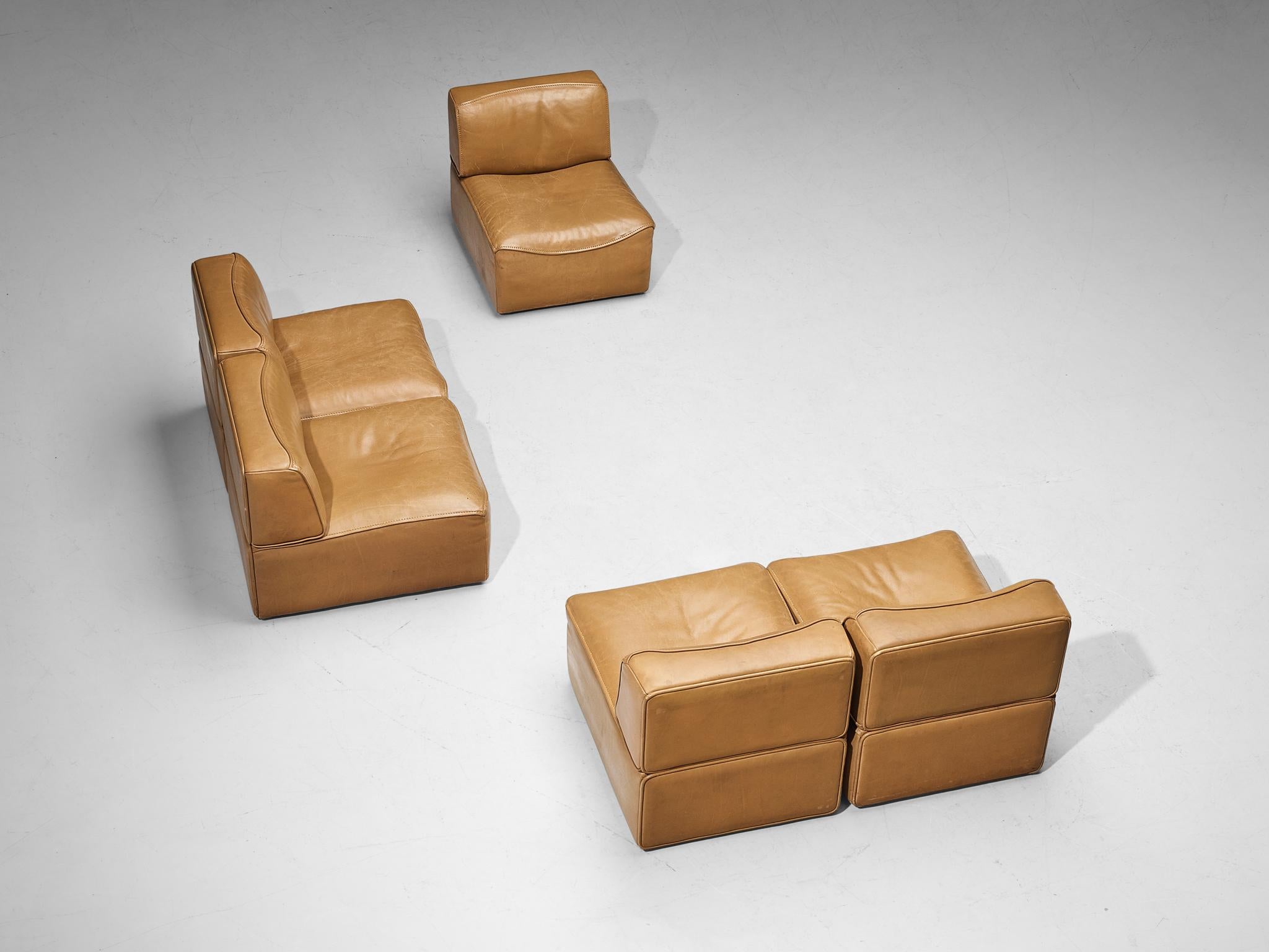 Mid-Century Modern De Sede ‘DS-15’ Modular Sofa in Caramel Leather