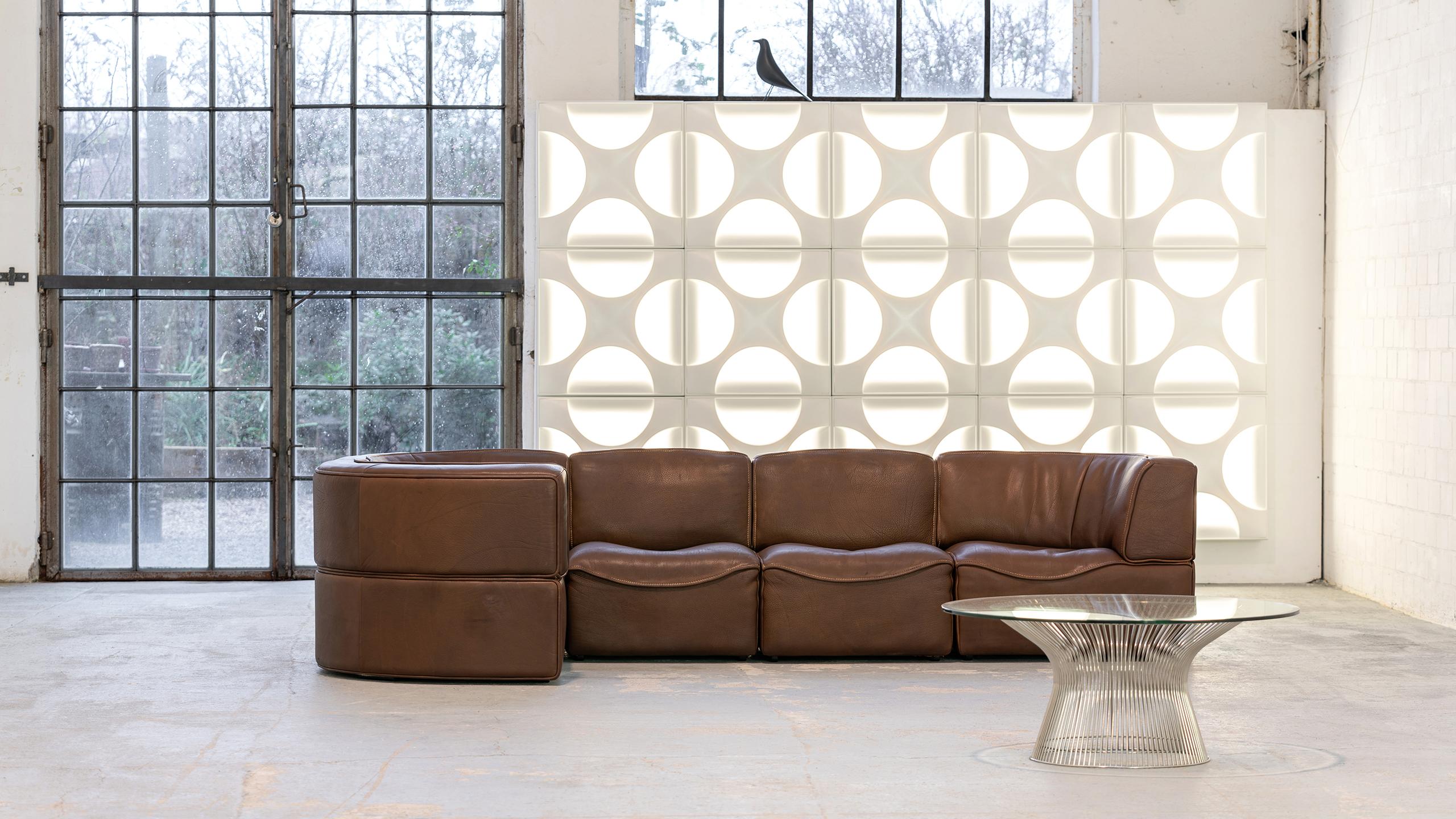 De Sede - DS-15 modular sofa in Neck leather, Switzerland, manufactured in the 1970s.

This high quality sectional sofa, designed by De Sede in the 1970s, consists of 2 regular elements and 3 corner elements, 
which allow you to assemble this