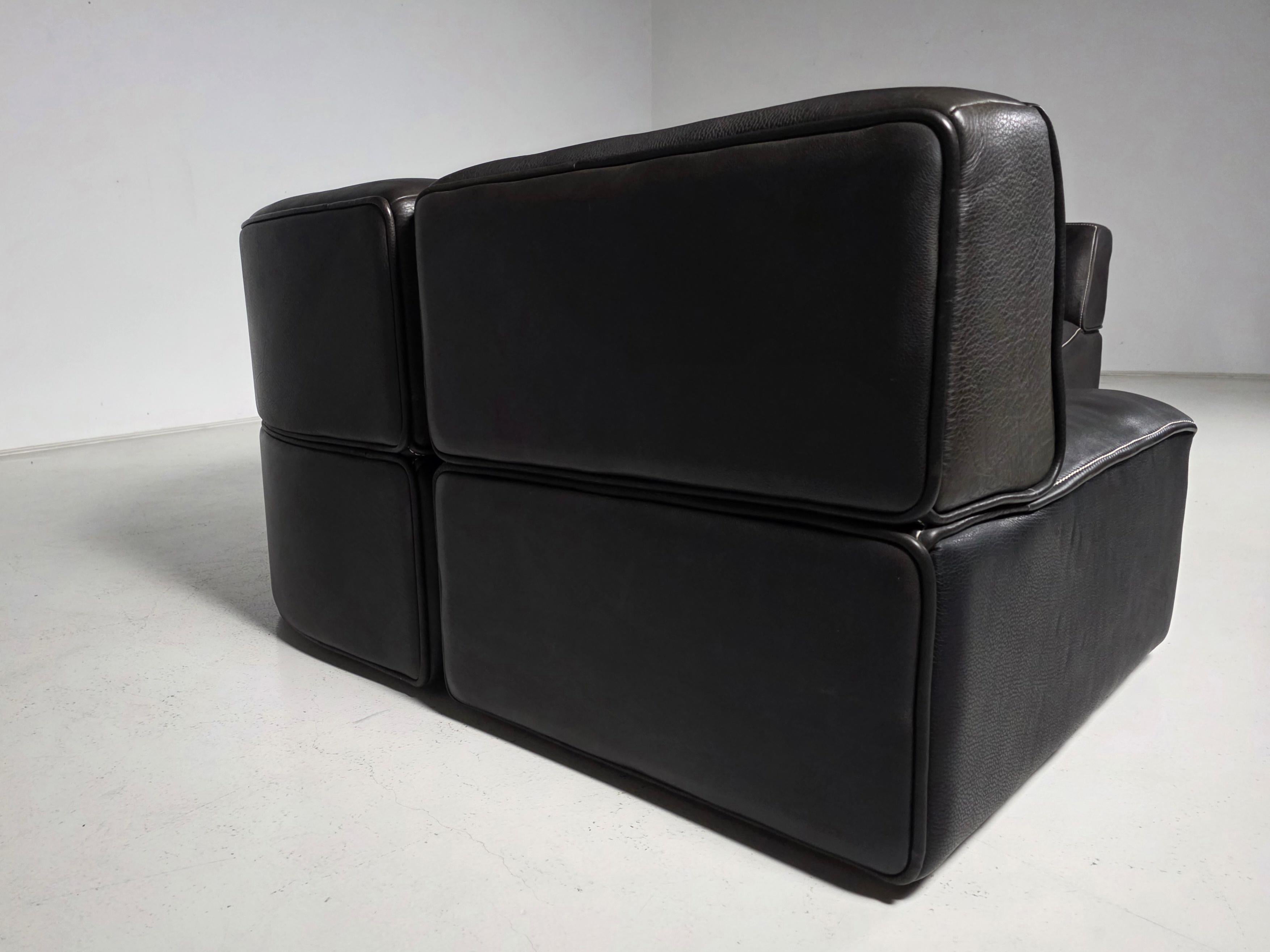 De Sede DS-15 Modular Sofa in original black Buffalo Leather, 1970s en vente 4