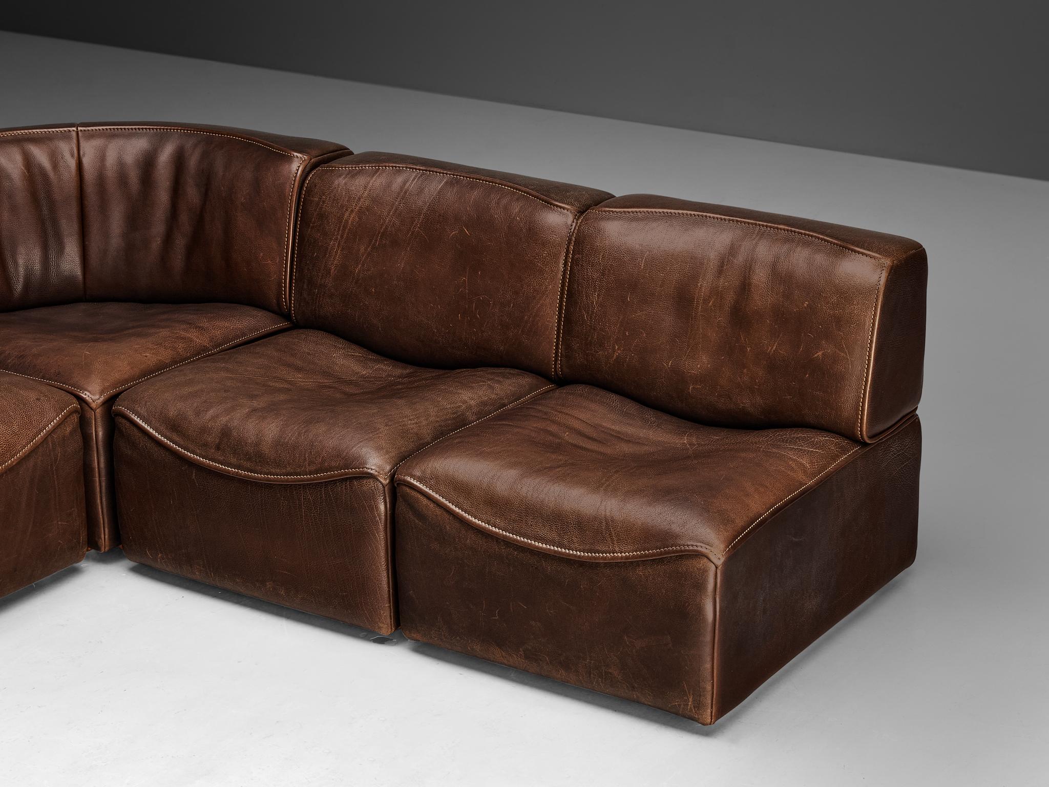 Swiss De Sede ‘DS-15’ Modular Sofa in Patinated Brown Leather