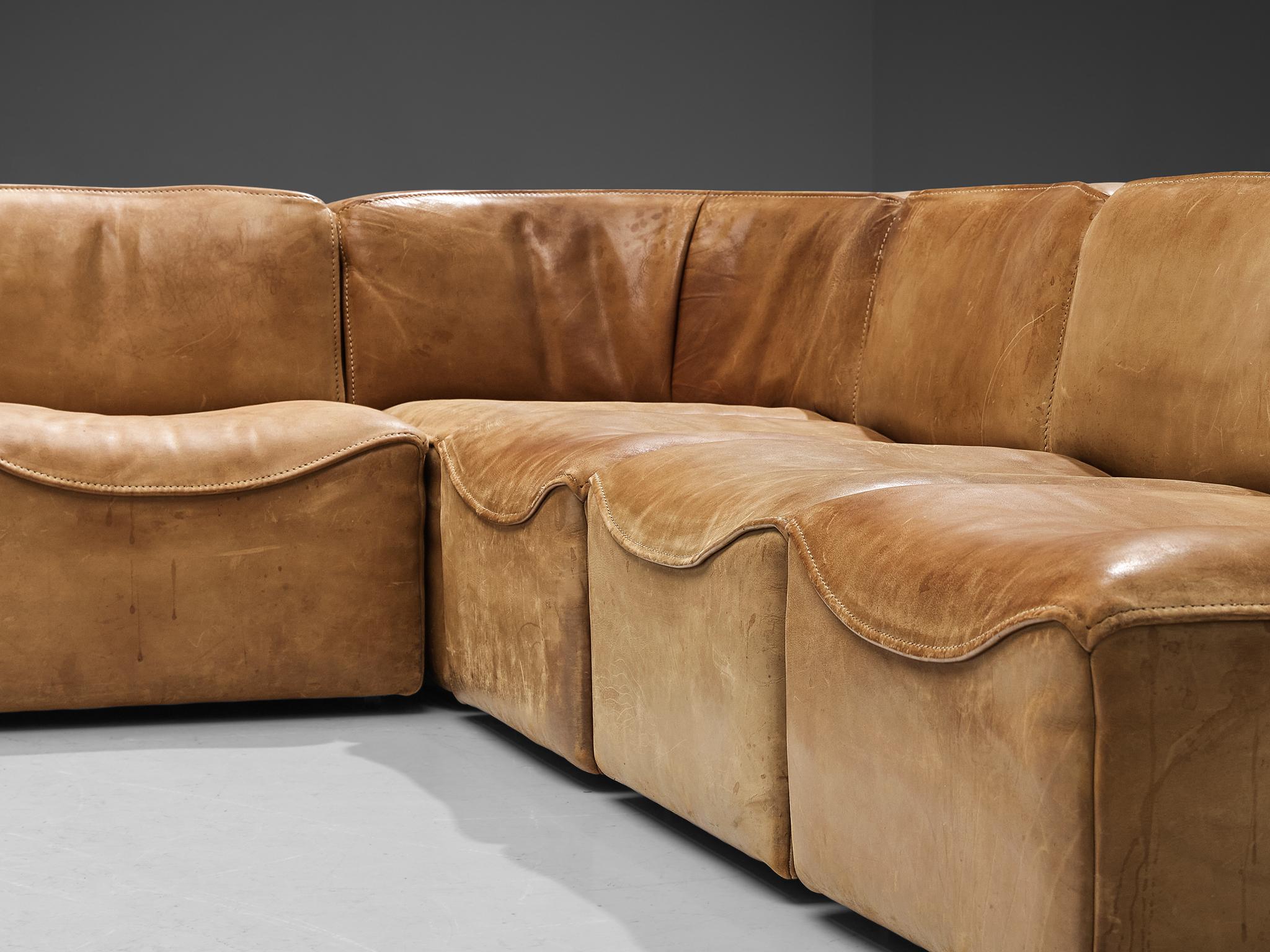 De Sede ‘DS-15’ Modular Sofa in Patinated Cognac Leather 4