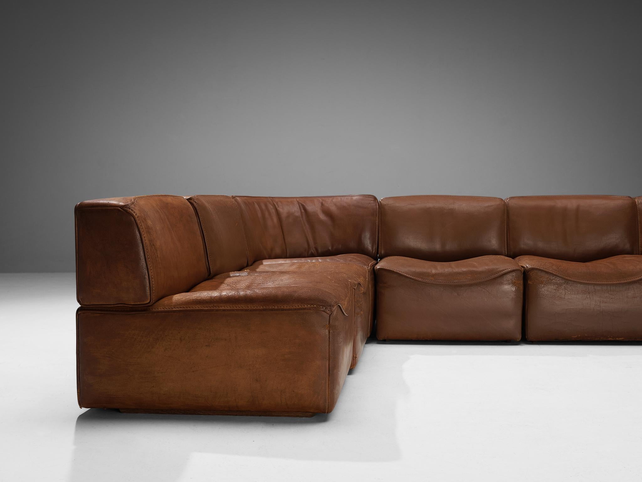 De Sede ‘DS-15’ Modular Sofa in Patinated Cognac Leather  In Good Condition For Sale In Waalwijk, NL