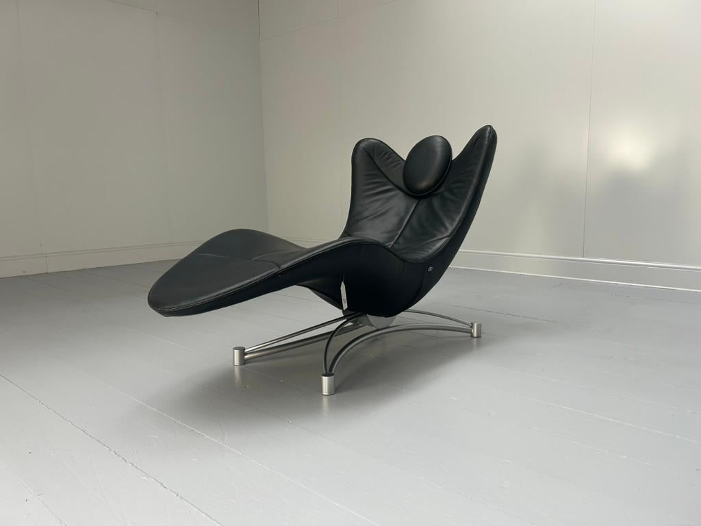 Im Angebot ist ein wunderschönes, äußerst seltenes DS-151 Chaise Recliner Daybed aus dem weltbekannten Schweizer Möbelhaus De Sede.
Wie Sie durch Ihr Interesse an diesem Jane Worthington-Meisterwerk zweifellos wissen, sind die Stücke von De Sede der