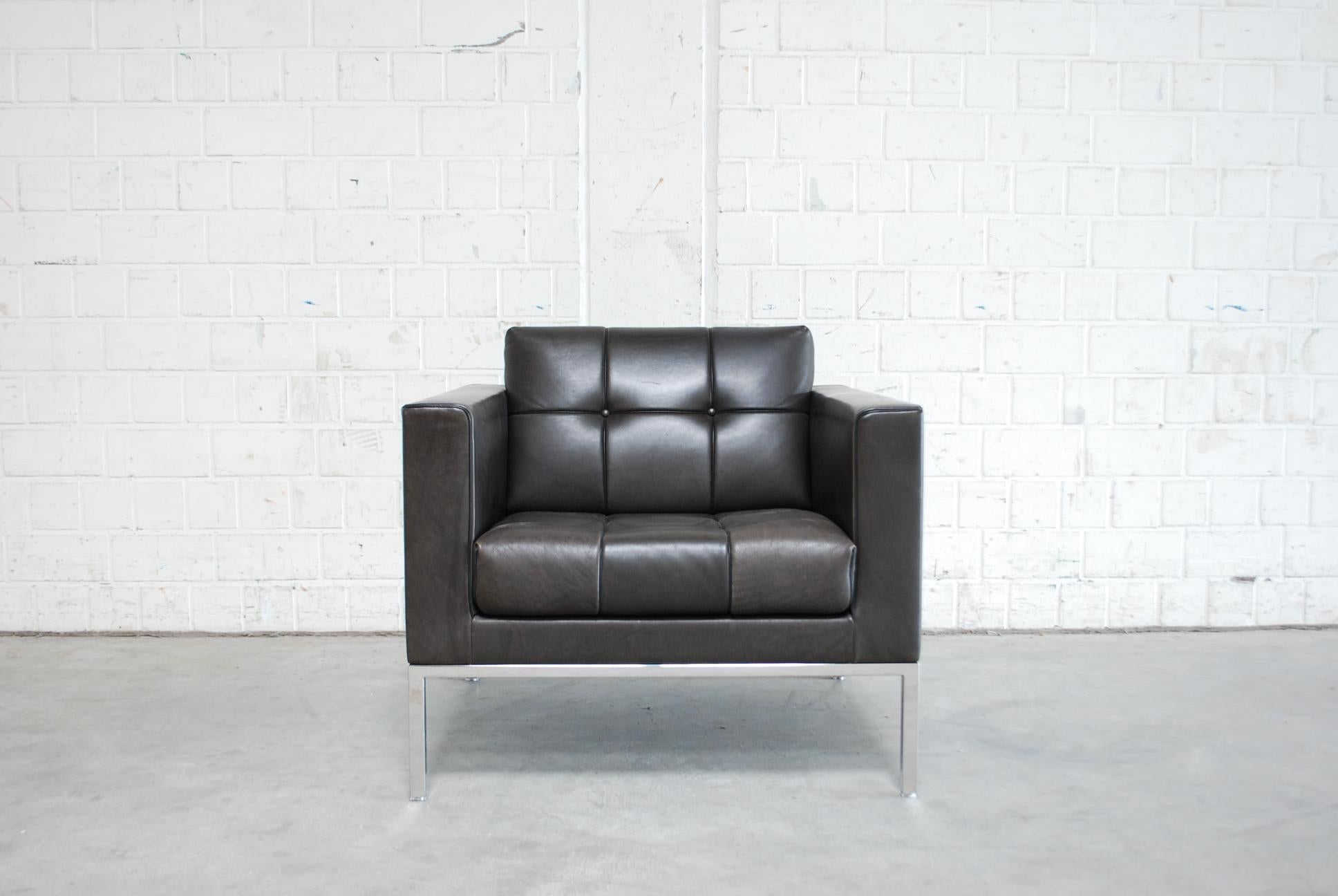 De Sede leather armchair model DS 159. Produced at the year 2010.
The leather is the highest De Sede leather quality DS Naturale leather Fb 55 espresso.
A fine soft premium leather in brown color.
Great comfort and a classic timeless design.
A