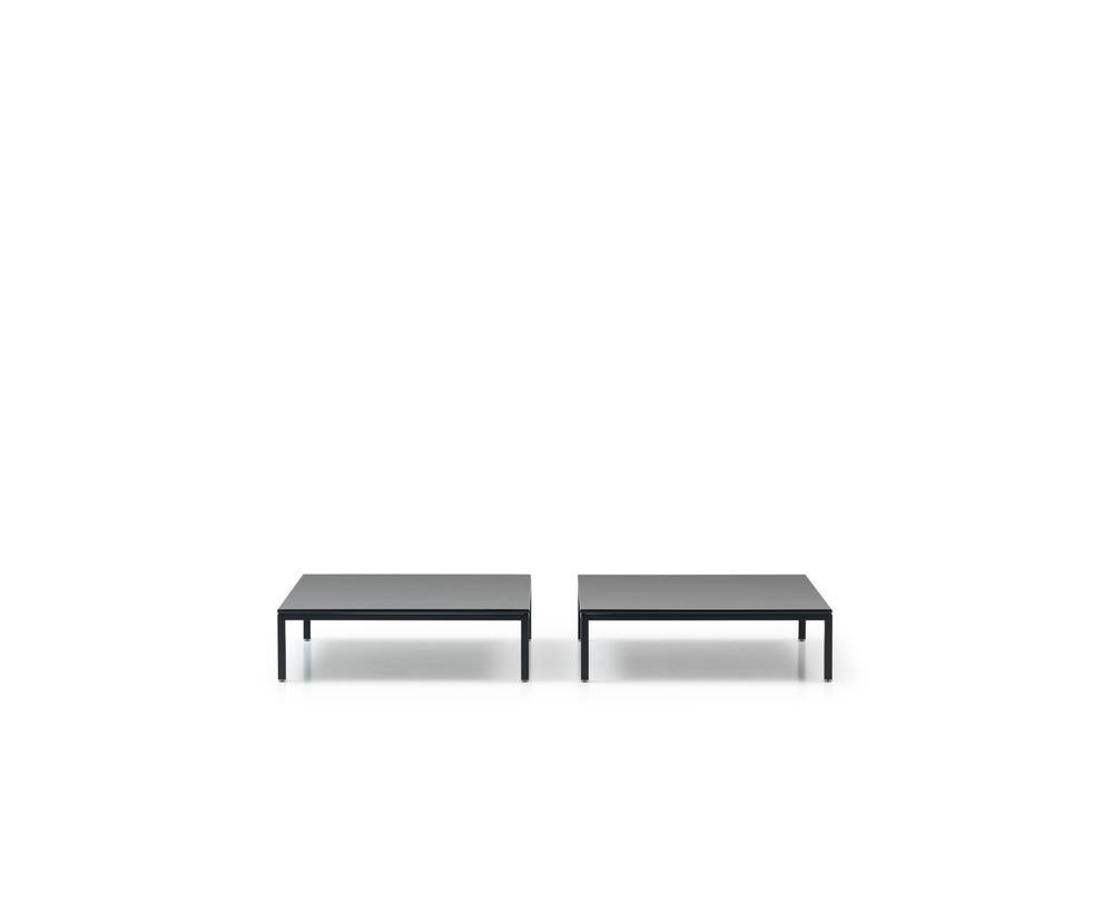 Suisse De Sede table DS-159 avec plateau noir par De Sede Design Team en vente