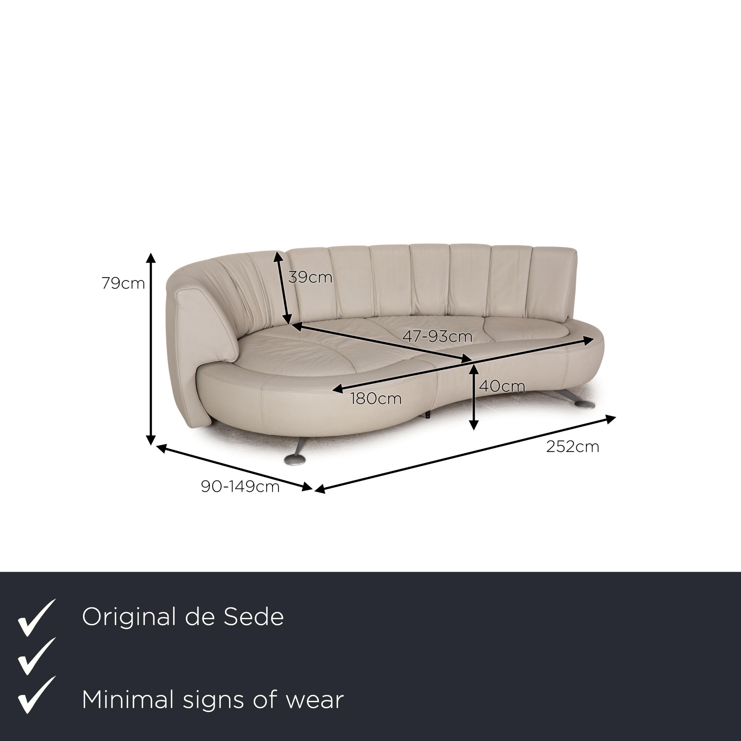 We present to you a De Sede DS 164 leather sofa light gray three-seater couch function.

Product measurements in centimeters:

depth: 149
width: 252
height: 79
seat height: 40
seat depth: 47
seat width: 180
back height: 39.


 