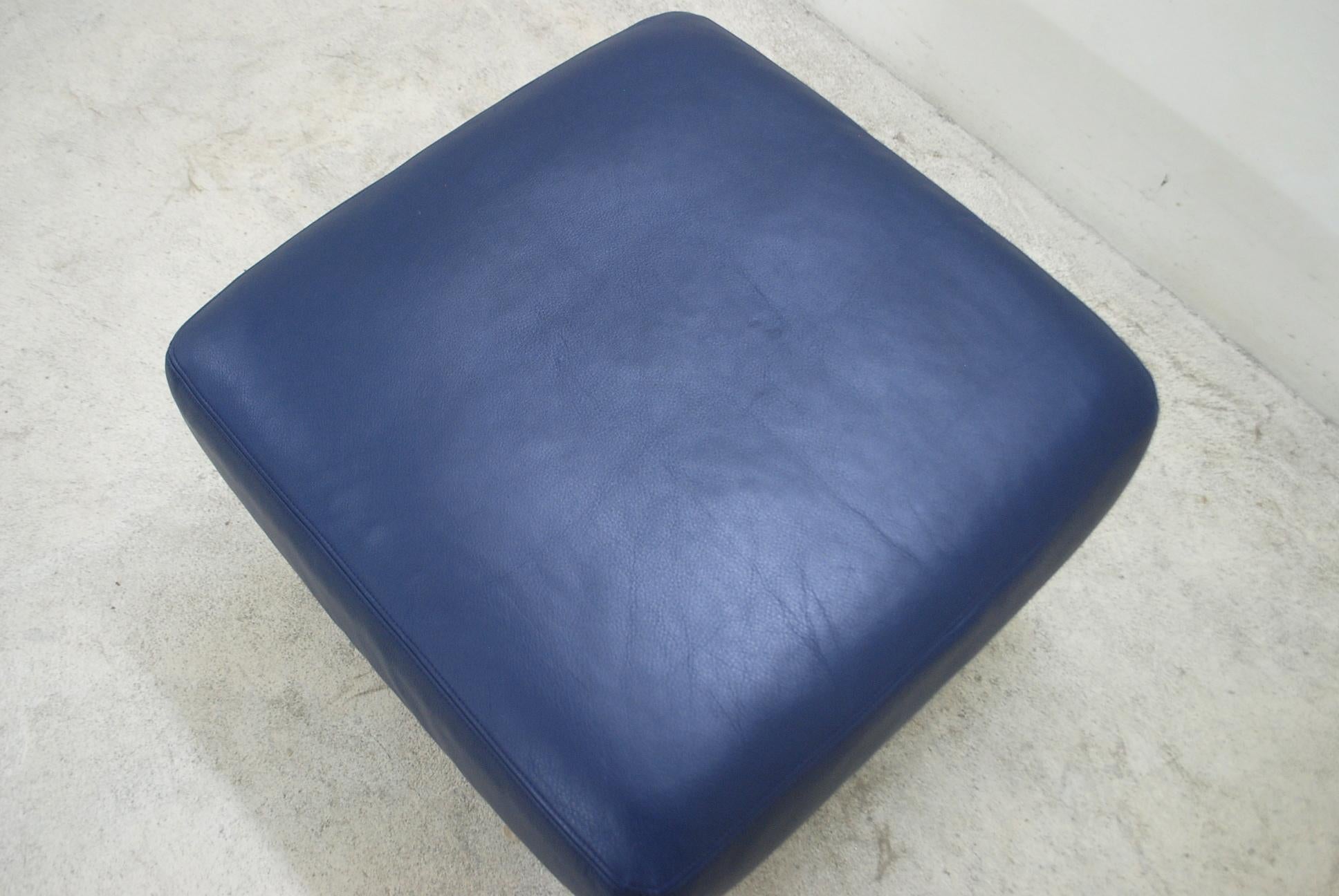 De Sede DS 17 Pair of Blue Leather Ottoman or Pouf For Sale 3