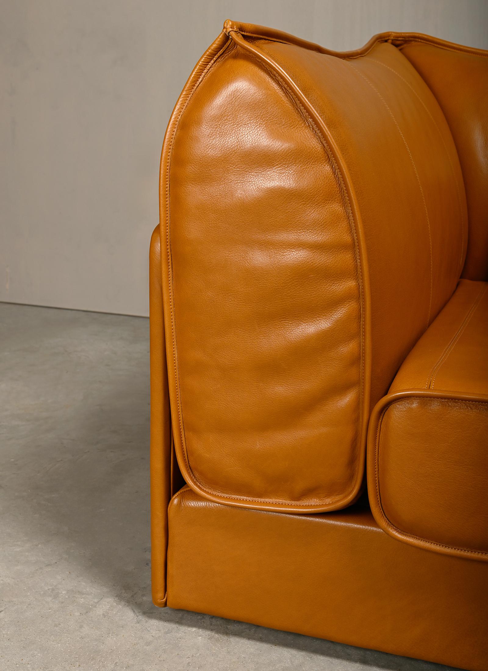 De Sede DS-19 model 'Pagoda' modular Sofa in Cognac Leather For Sale 8