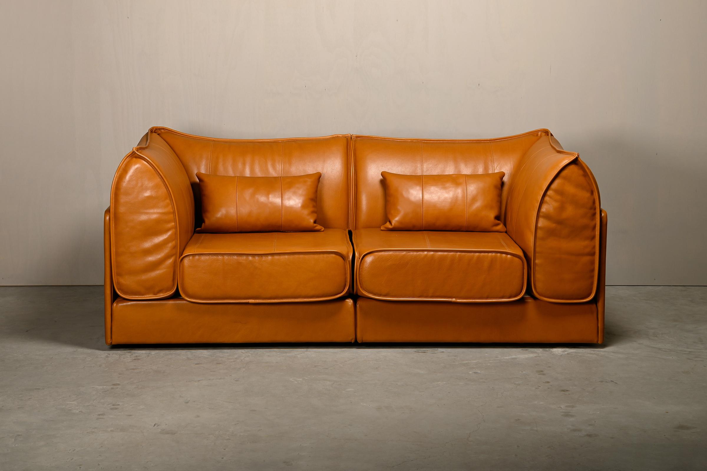 High-quality modular Sofa DS-19, model 'Pagoda', designed by De Sede in the 1970s, Switzerland. Two corner elements that can be set up as a two-seater or as separate seating elements. Completely reupholstered in a beautiful thick cognac leather
