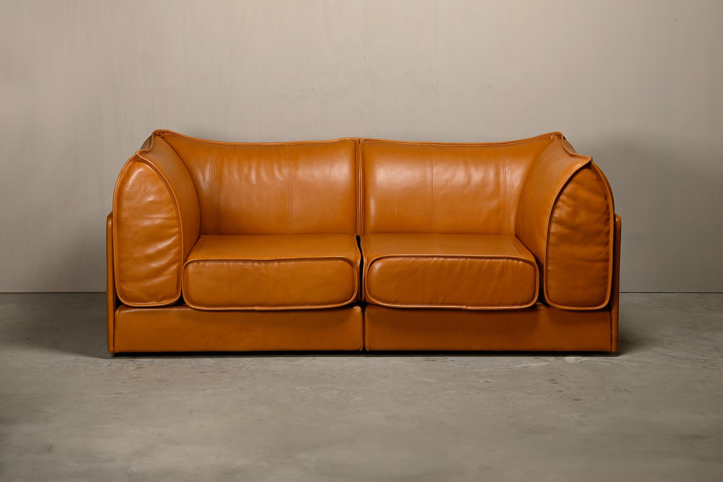 Mid-Century Modern De Sede DS-19 model 'Pagoda' modular Sofa in Cognac Leather For Sale