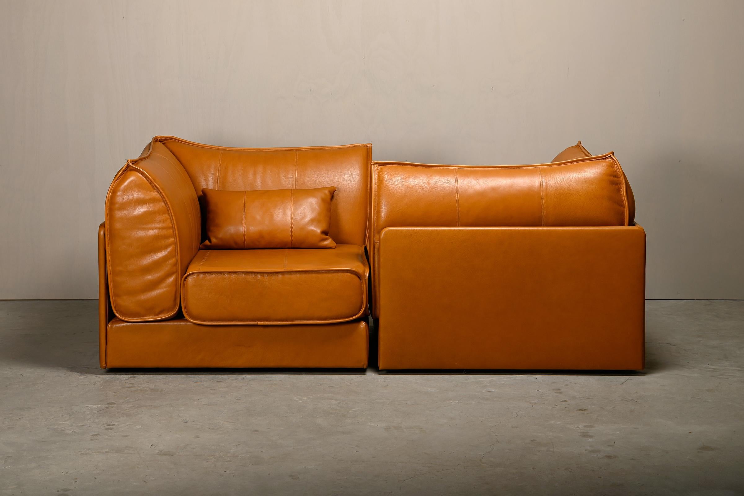 De Sede DS-19 model 'Pagoda' modular Sofa in Cognac Leather For Sale 2