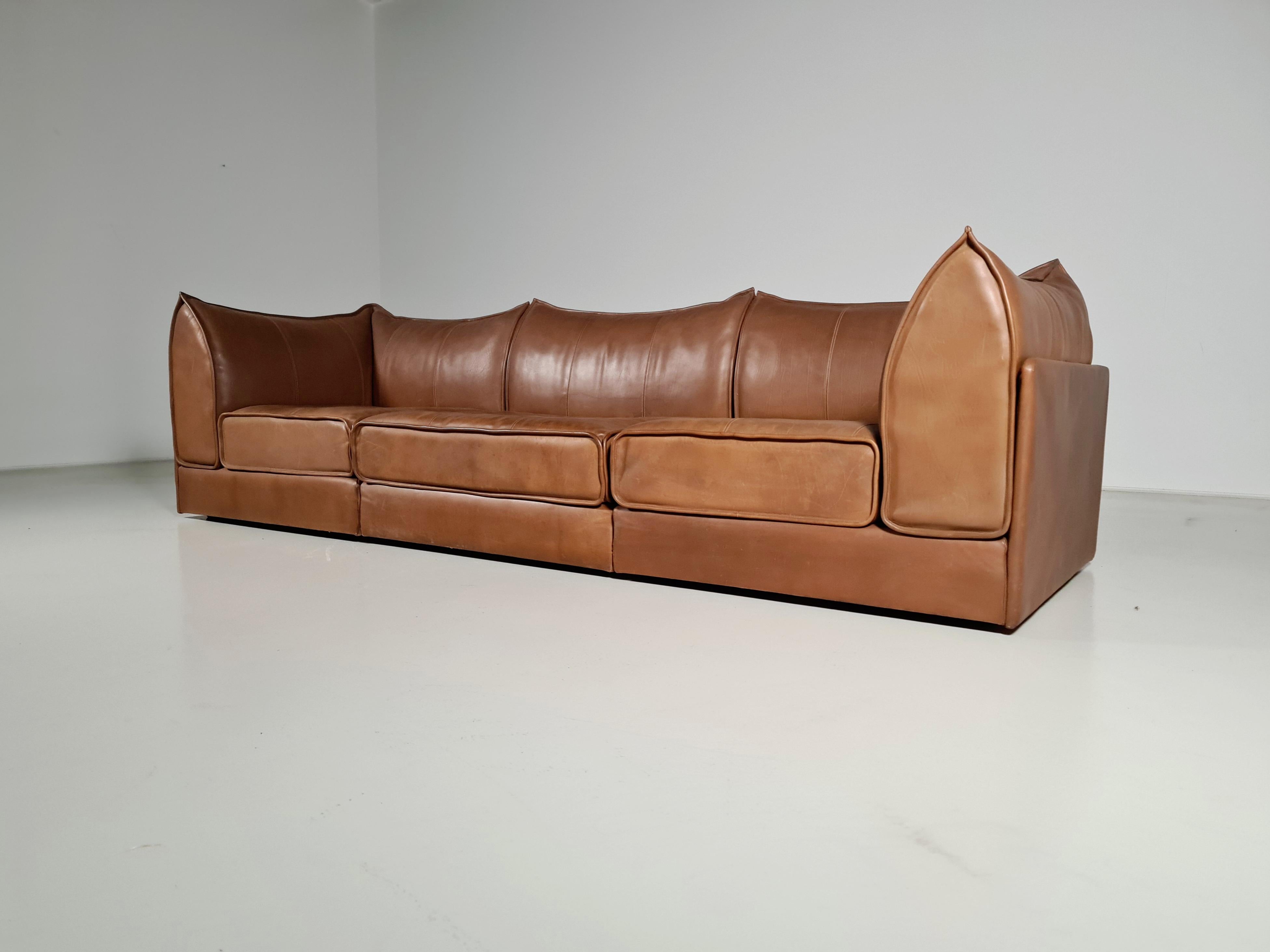 Rare De Sede Ds-19 modular sofa. Also known as the De Sede 'Pagoda'sofa. The sofa is in original condition and the leather shows a nice patina. The high quality, thick buffalo leather has aged beautifully, which will continue to develop over the
