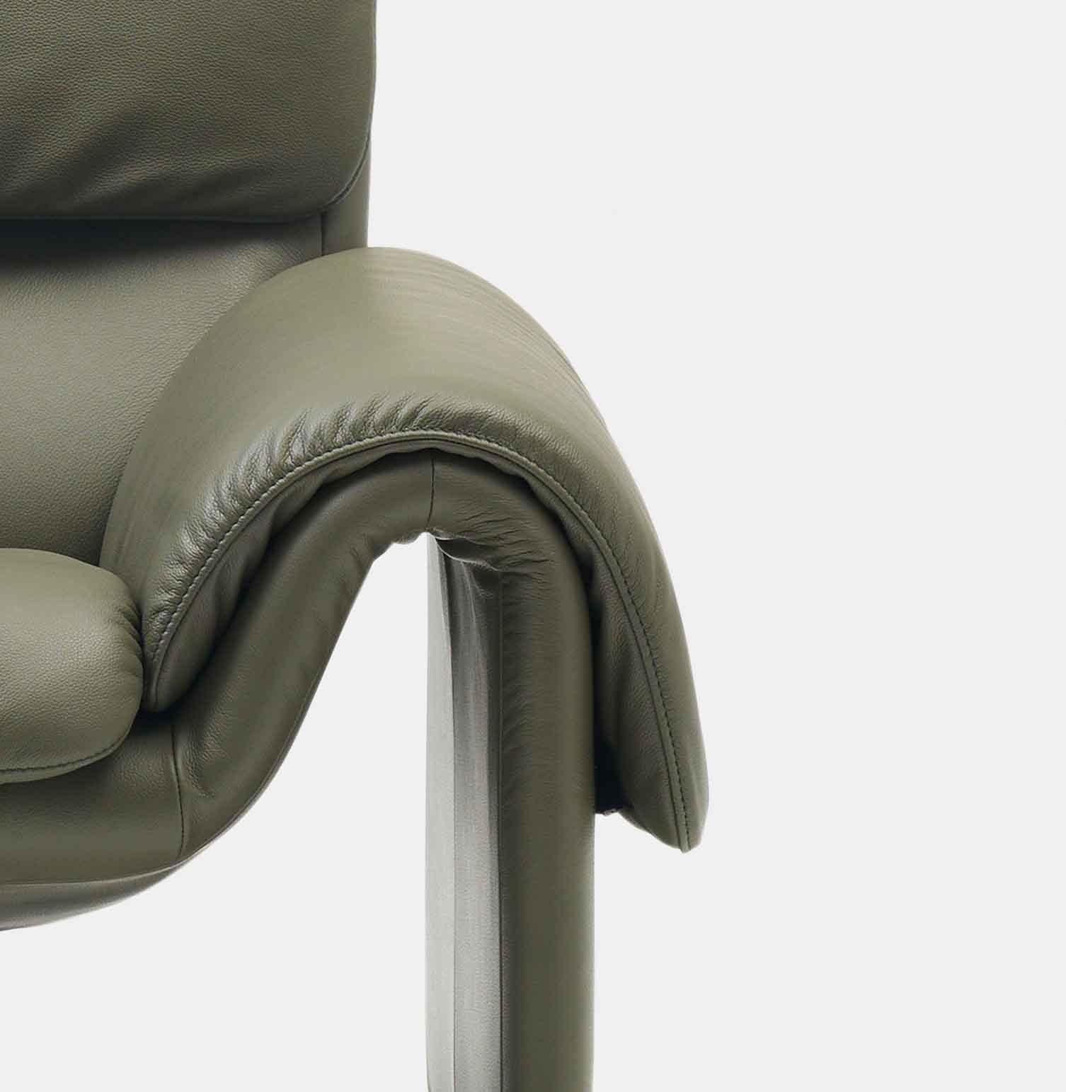 De Sede DS-2011 Sillón tapizado en jade by De Sede Design Team Suizo en venta