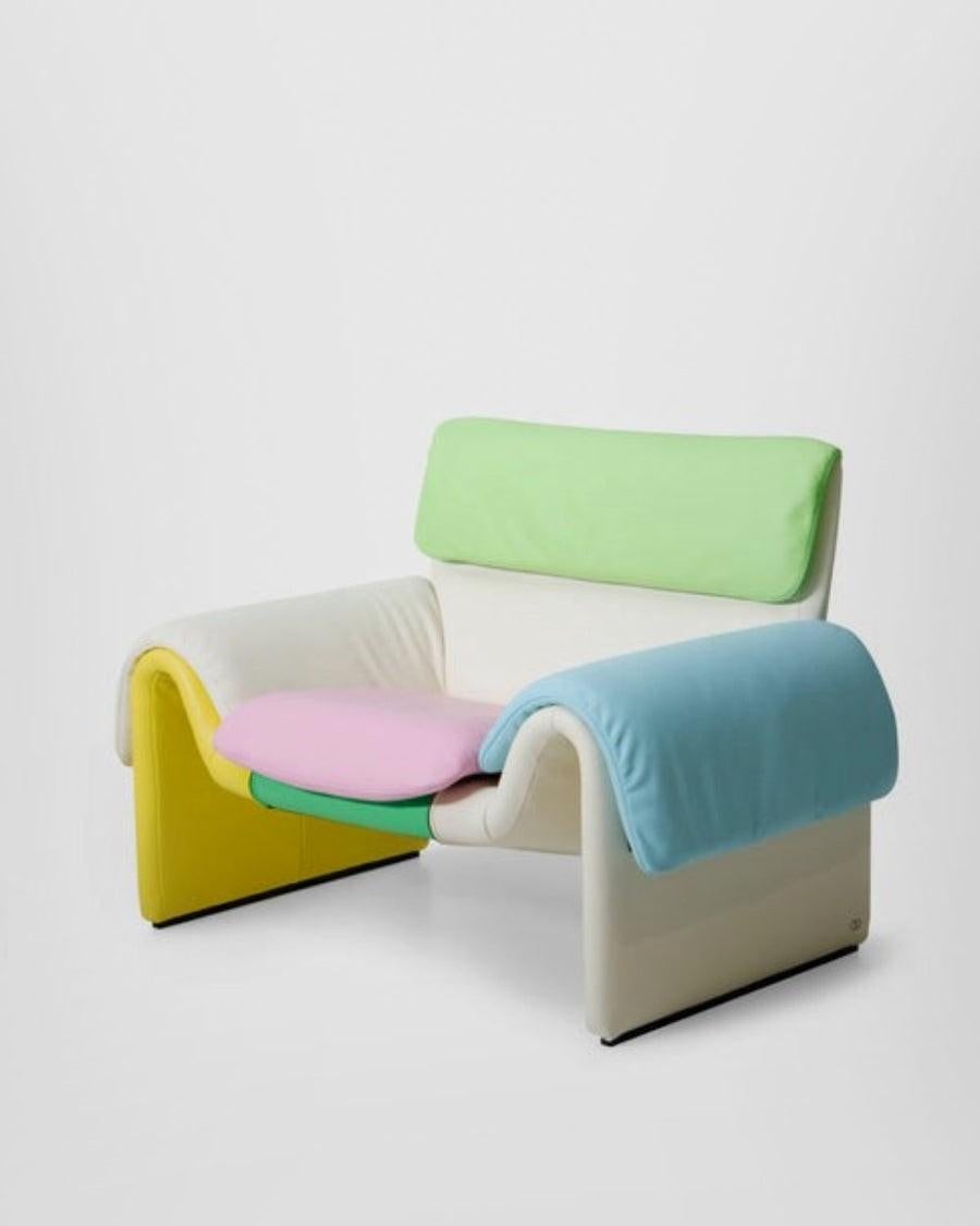 Duplex and PIN–UP home are pleased to present ds-2011 harlequin, a collection of upholstered seating developed in collaboration with de sede, the renowned swiss producer of hand-crafted leather furniture.

PIN–UP home’s ds-2011 harlequin is a