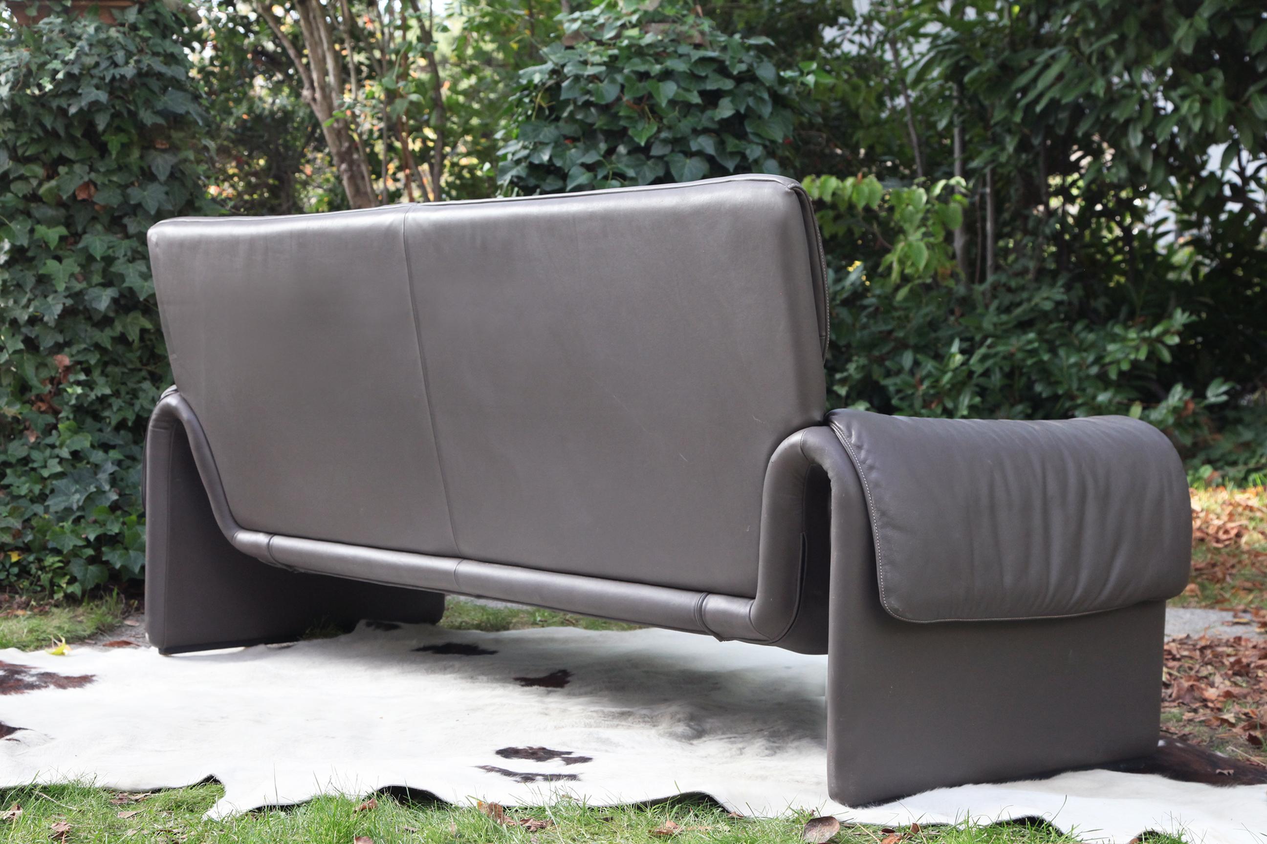 Late 20th Century De Sede Ds 2011 Loveseat in Grey Leather DeSede For Sale