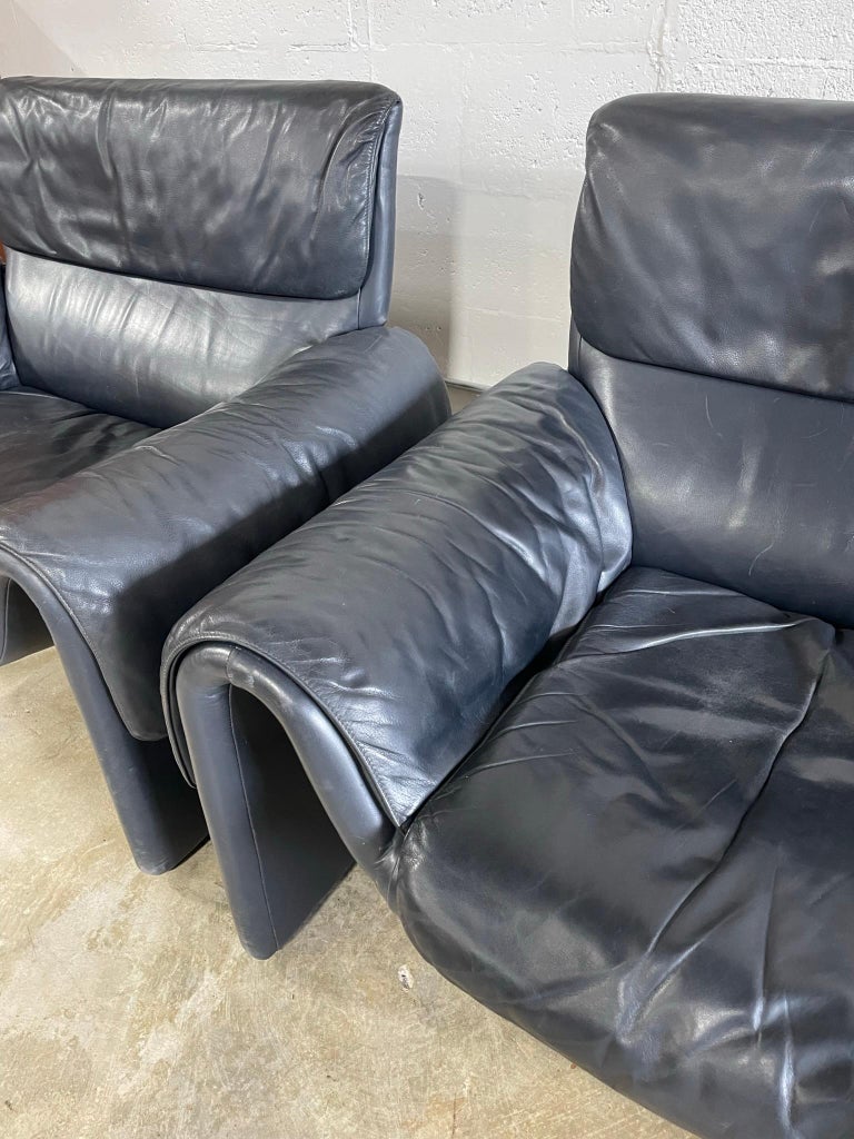 De Sede DS 2011 Pair Lounge Chairs in Dark Blue Leather For Sale 8