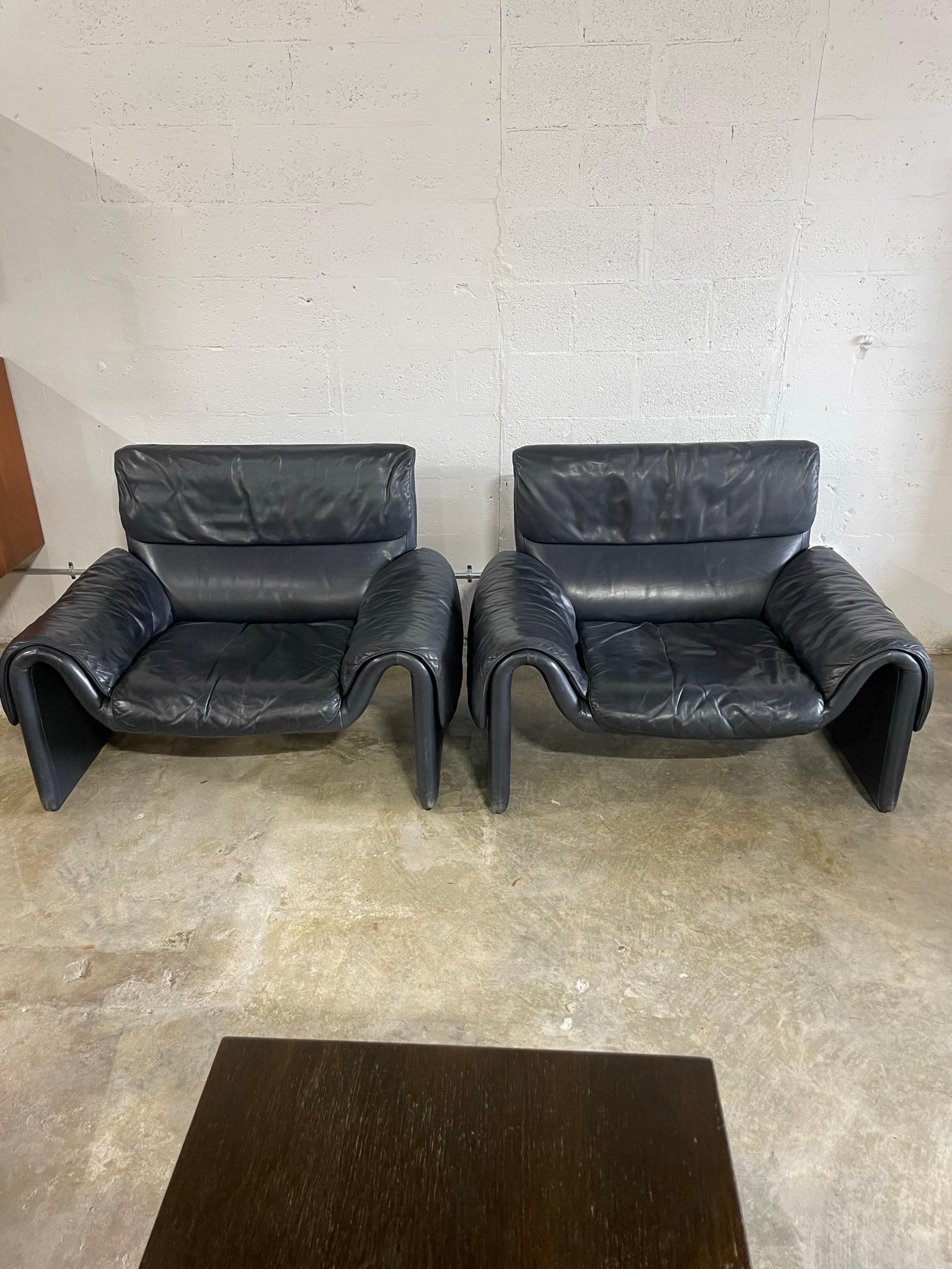De Sede DS 2011 Pair Lounge Chairs in Dark Blue Leather 1