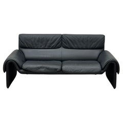 De Sede DS-2011 Zweisitziges Sofa, Schwarzes Leder, Schweiz 1980-90