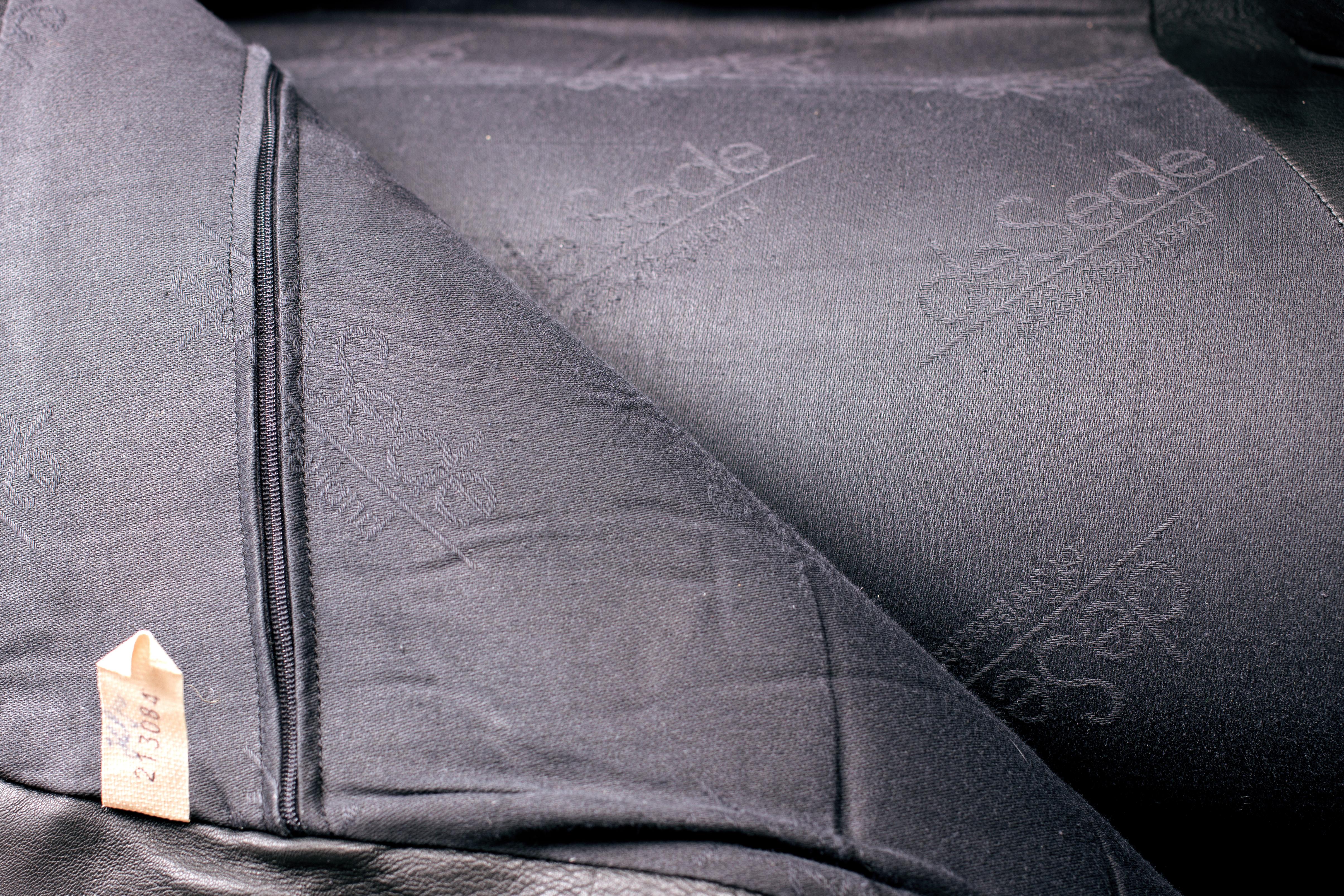 De Sede DS-2011 Zweisitziges Sofa aus schwarzem Anilinleder 3