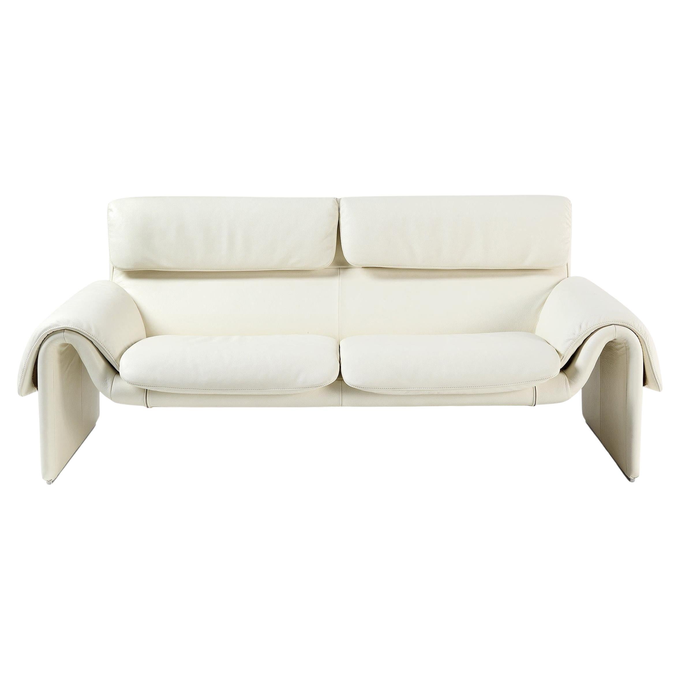 De Sede DS-2011 Two-Seater Sofa in Snow Upholstery by De Sede Design Team For Sale