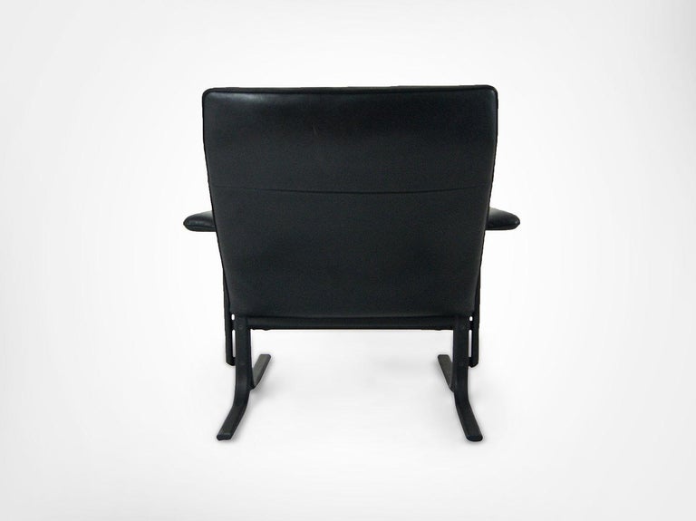 De Sede DS-2030 Black Leather Armchair and Footstool by Hans Eichenberger For Sale 4
