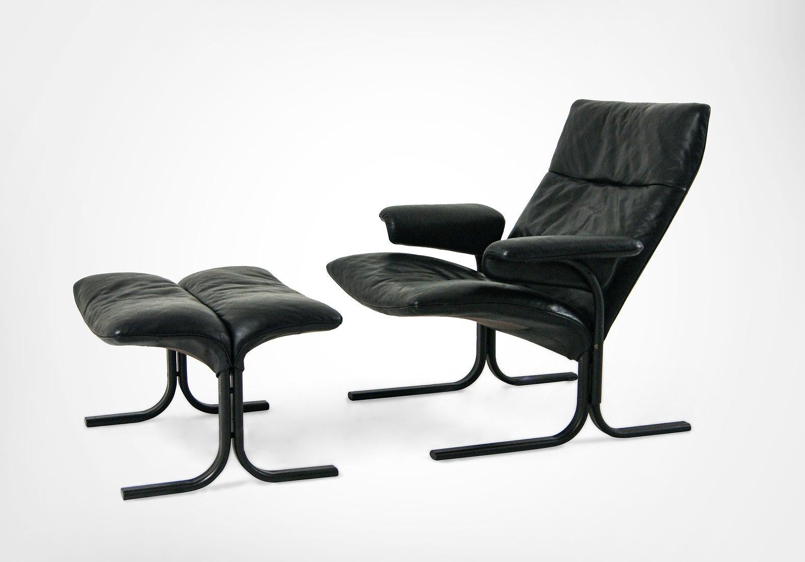 De Sede DS-2030 Sessel und Fußhocker aus schwarzem Leder von Hans Eichenberger (Deutsch) im Angebot