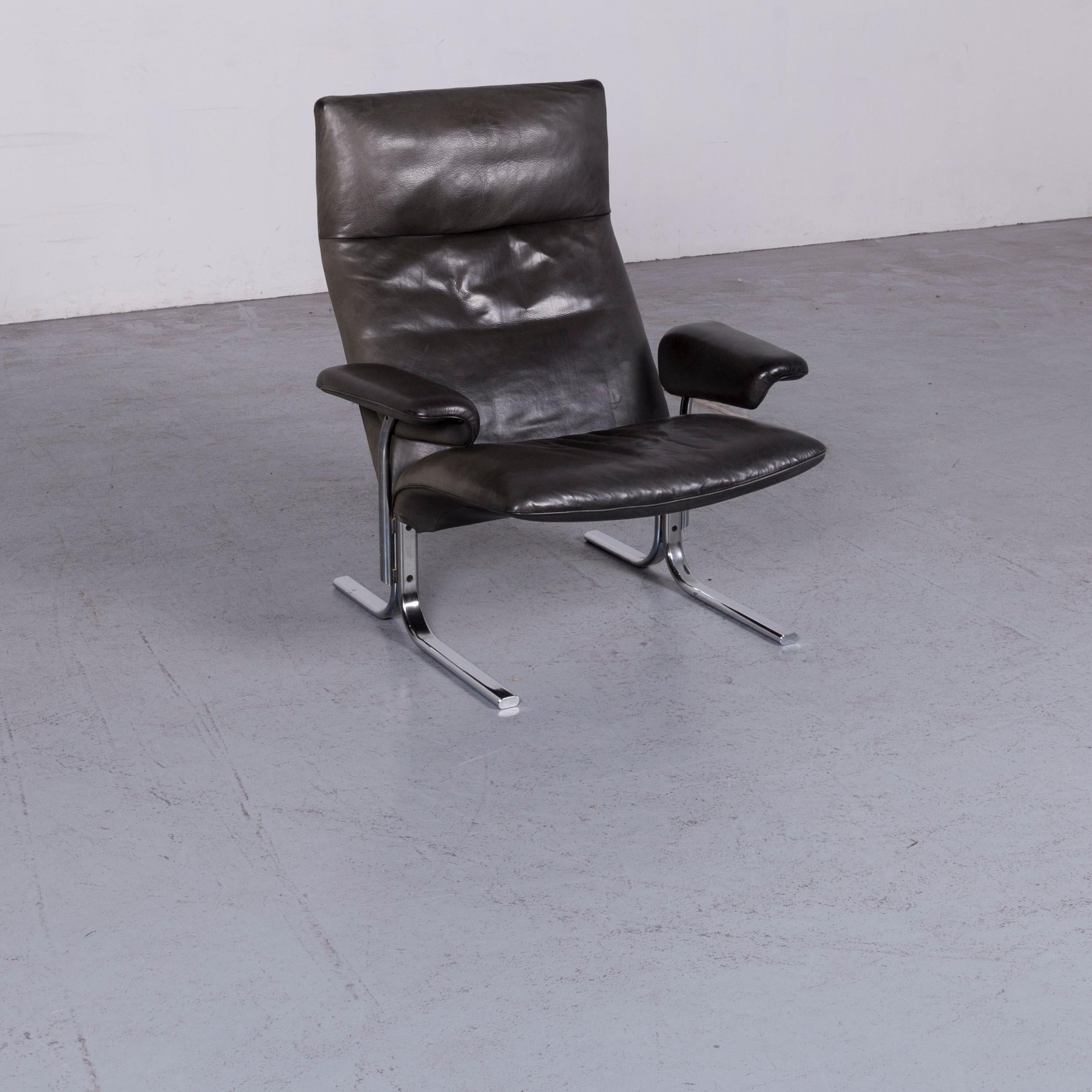 We bring to you a De Sede DS 2030 designer armchair leather black.