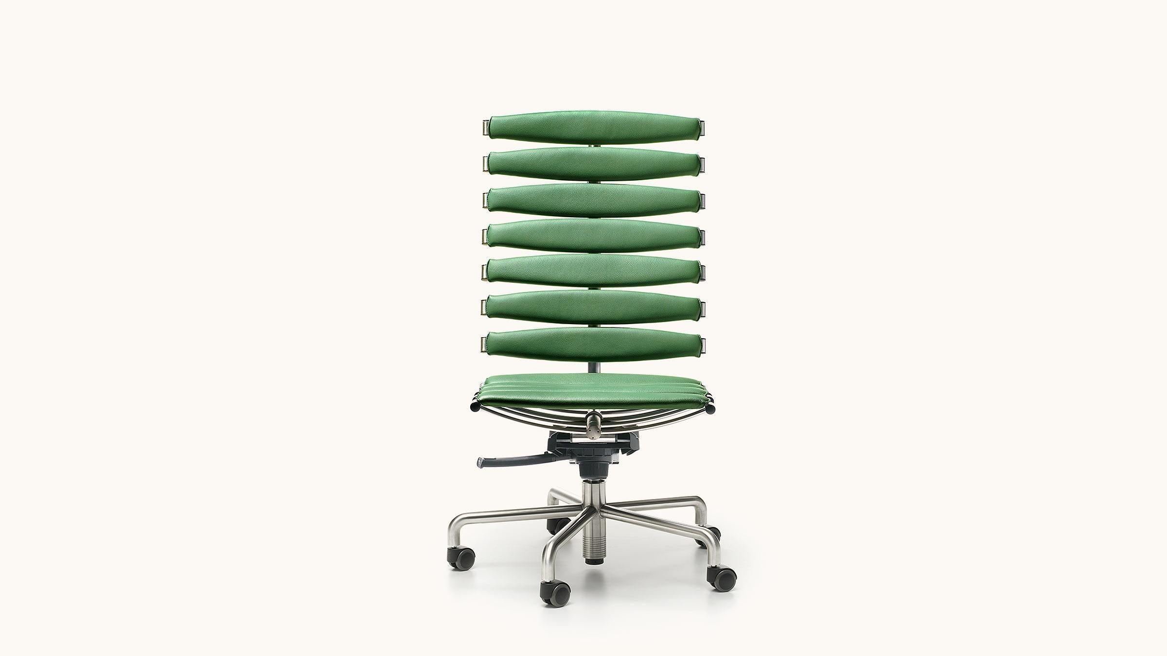 De Sede DS-2100/156 Chair in Green Upholstery by De Sede Design Team In New Condition For Sale In Brooklyn, NY