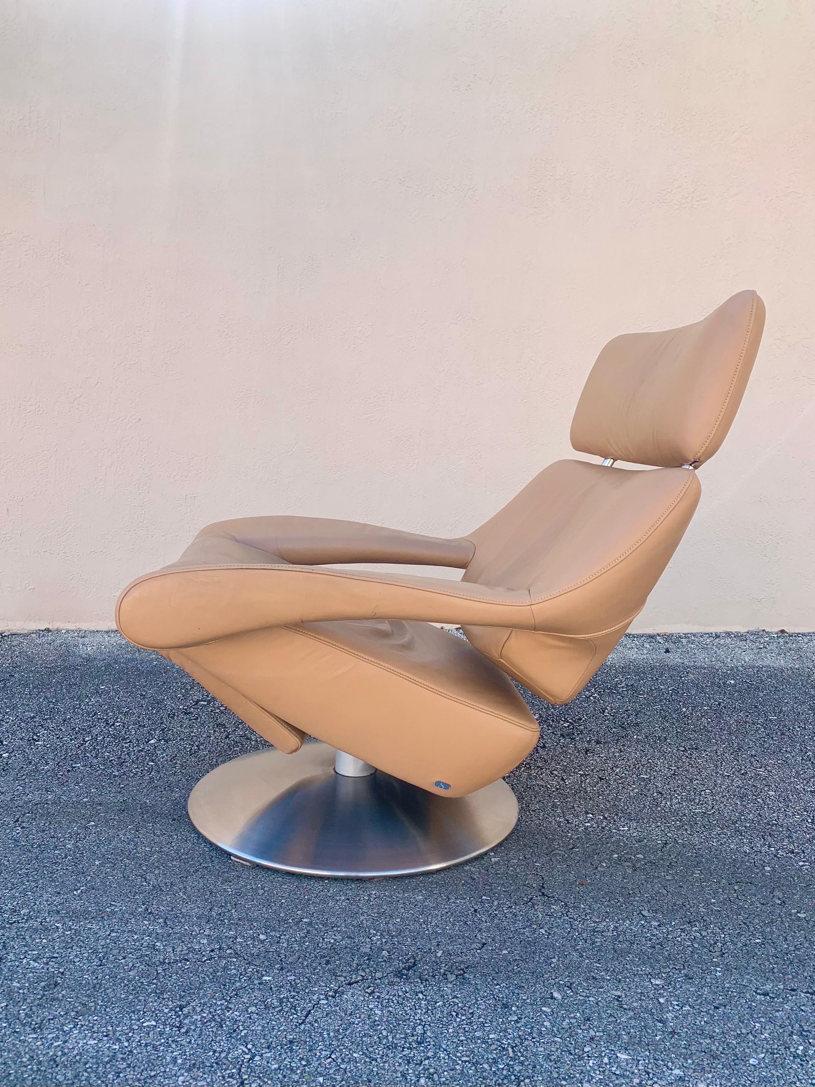 De Sede DS-255 Armchair in Leather Upholstery In Good Condition For Sale In Boynton Beach, FL