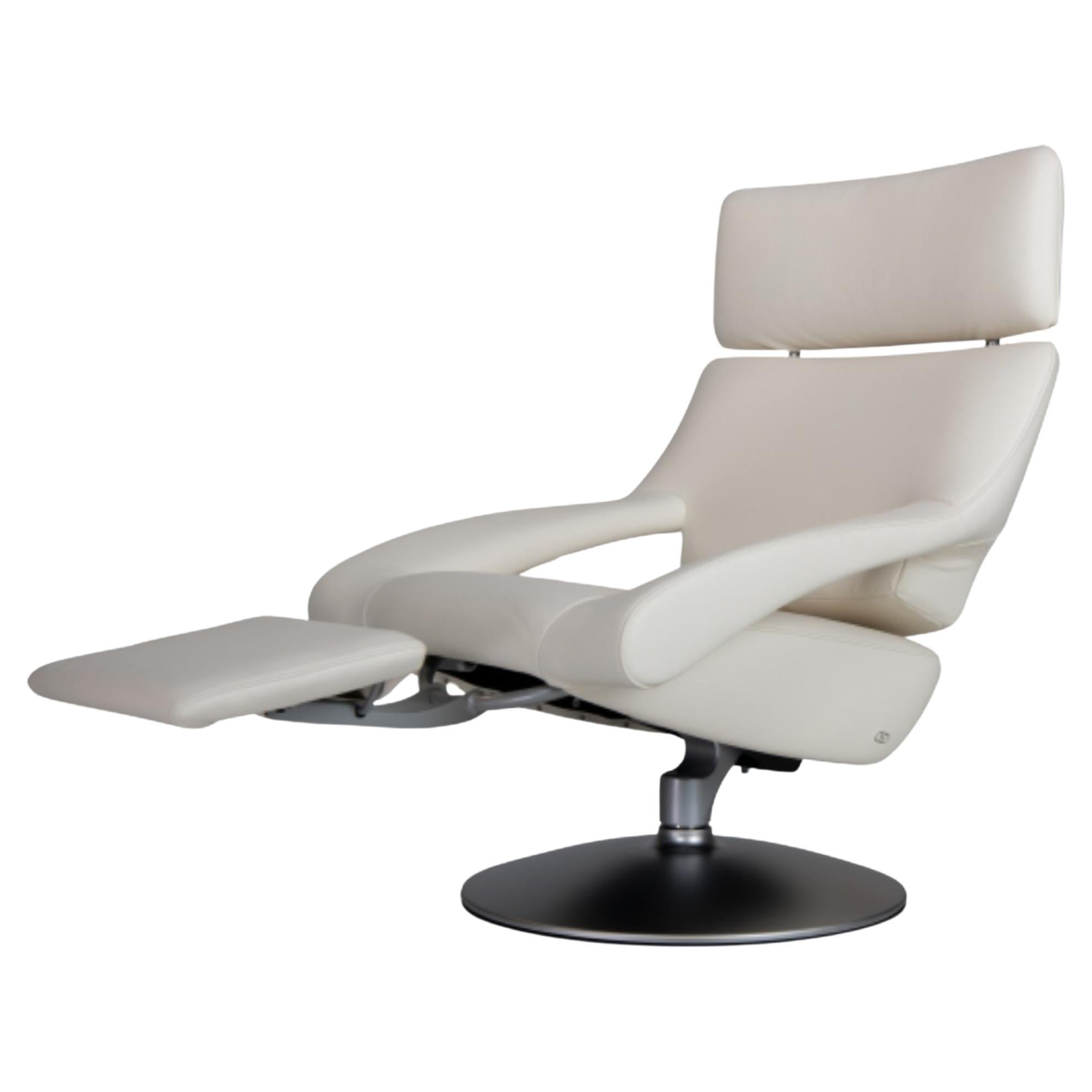 De Sede DS-255 Armchair in Snow Leather Upholstery by De Sede Design Team For Sale