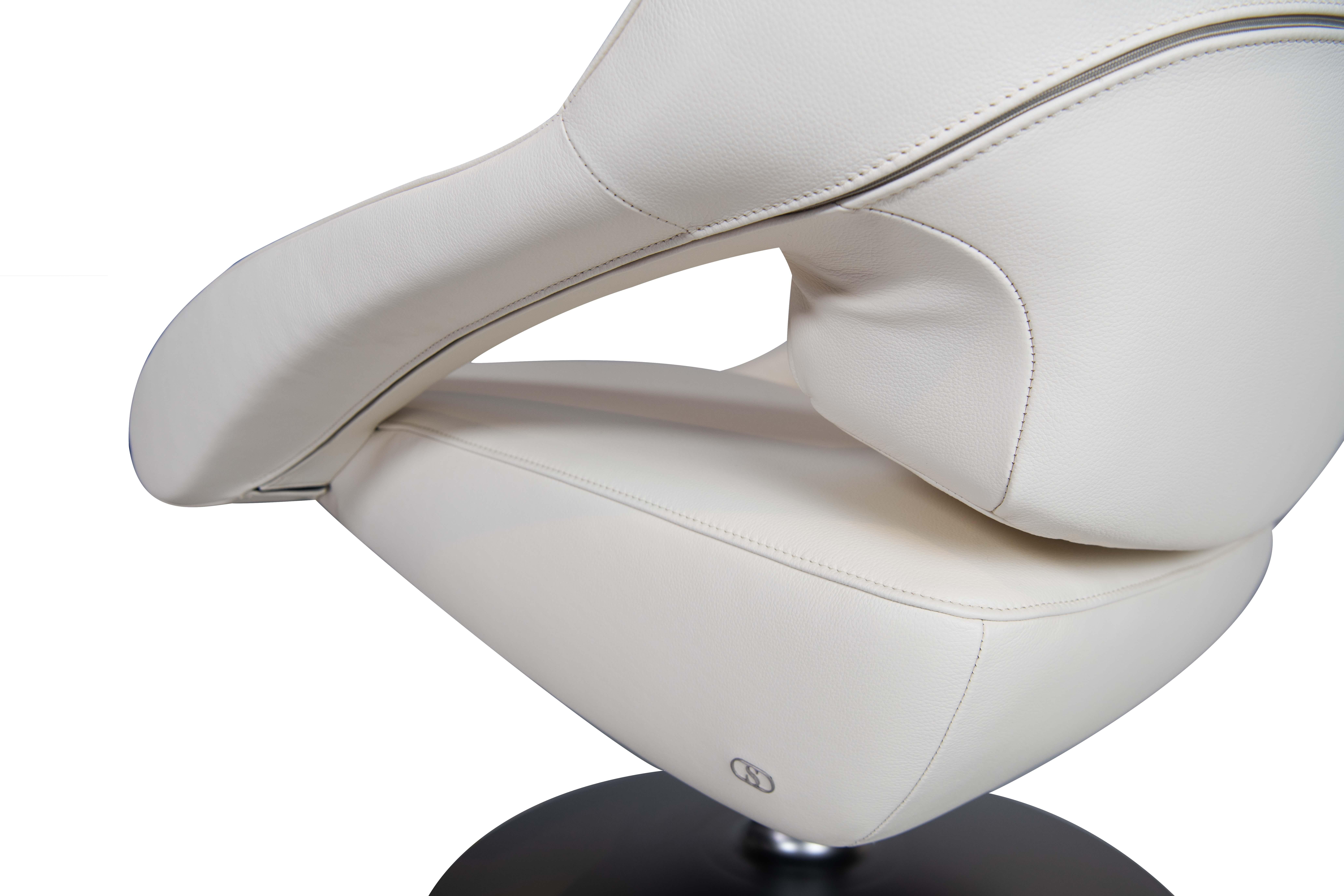 De Sede DS-255 Low Backrest Armchair in Snow Upholstery by De Sede Design Team In New Condition For Sale In Brooklyn, NY