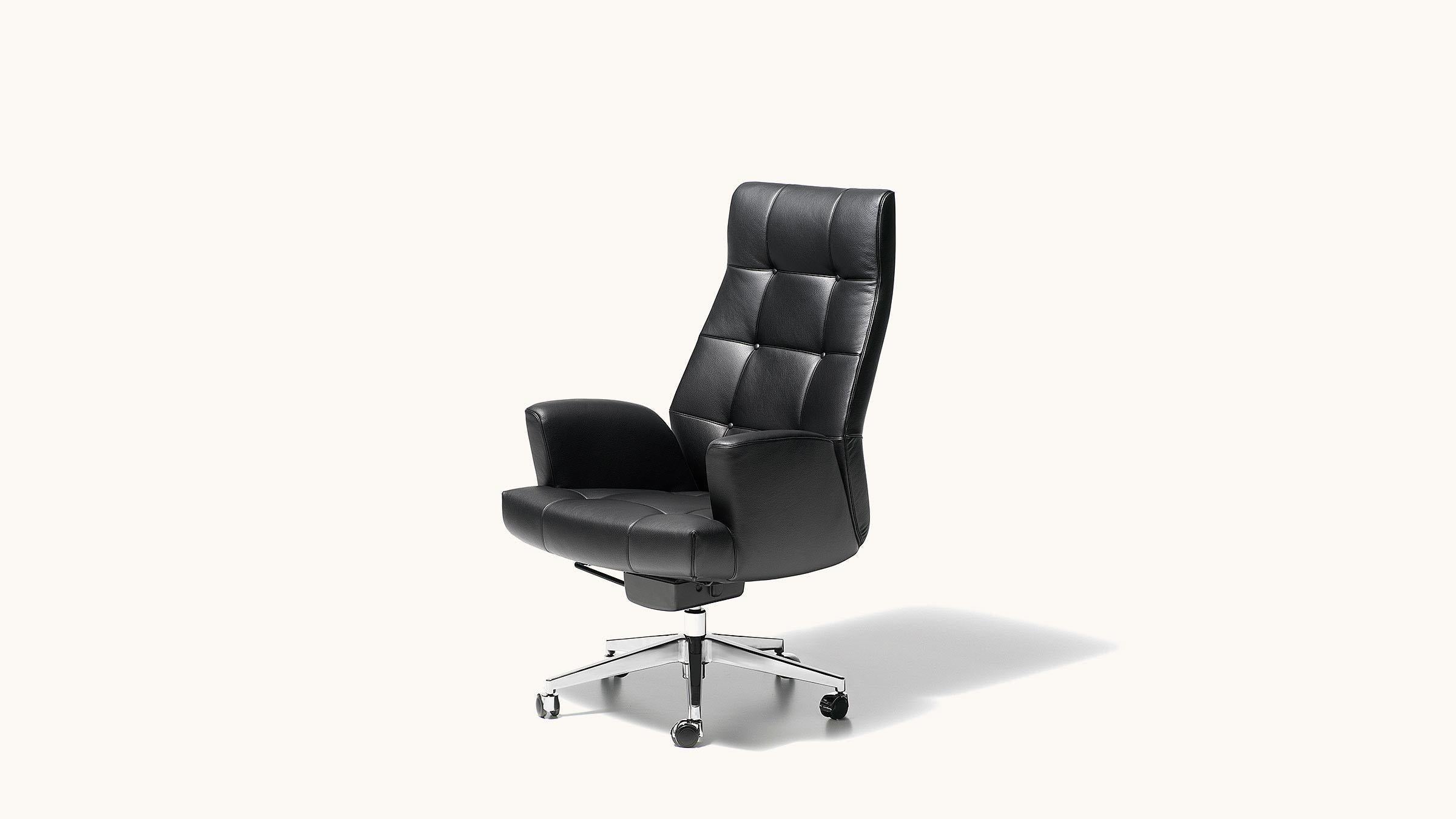 Modern De Sede DS-257/11 Executive Armchair in Black Upholstery by De Sede Design Team For Sale