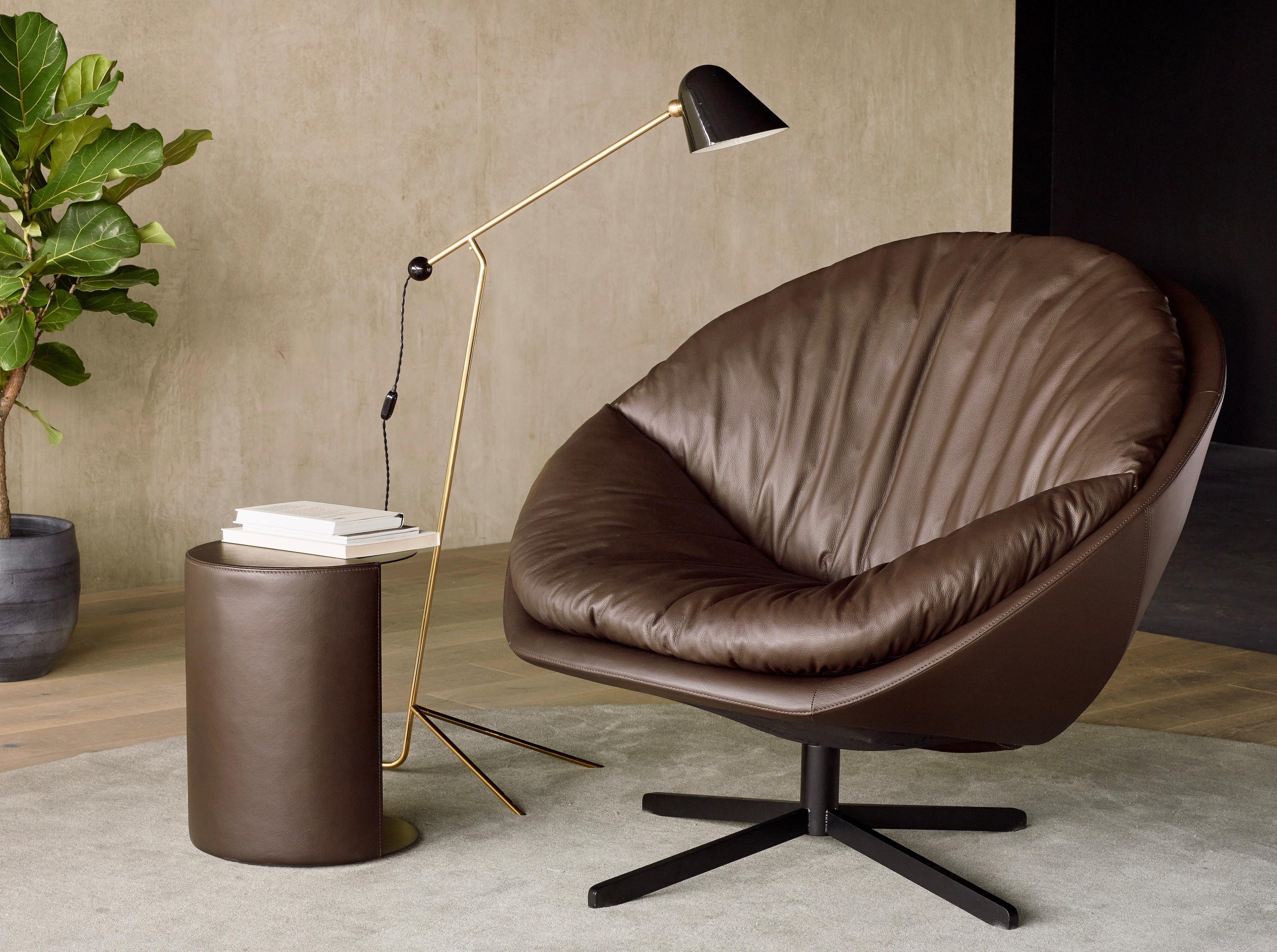 De Sede DS-265 Coco in Full leather 'Touch', color Cigarro. New, current production.

Price mentioned is for a chair with both the outer shell in high quality 'Touch' leather + the cushion in the same leather.

The DS-265 Coco is an oasis of