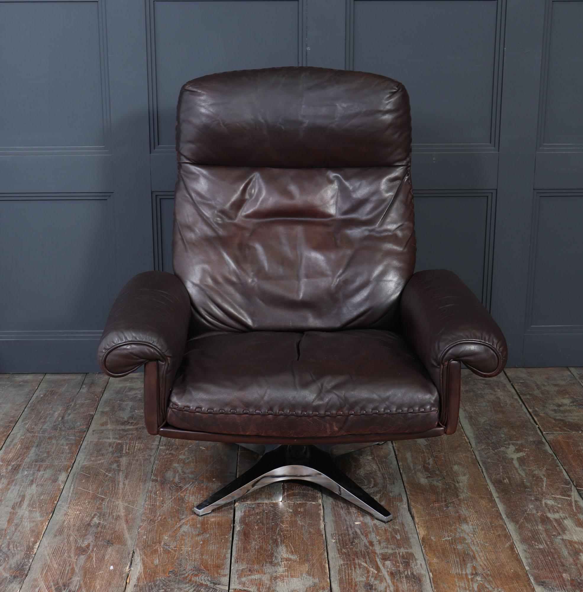 De Sede DS-31 Armchair and Footstool in Leather, Switzerland, c.1970s en Bueno estado para la venta en Paddock Wood Tonbridge, GB