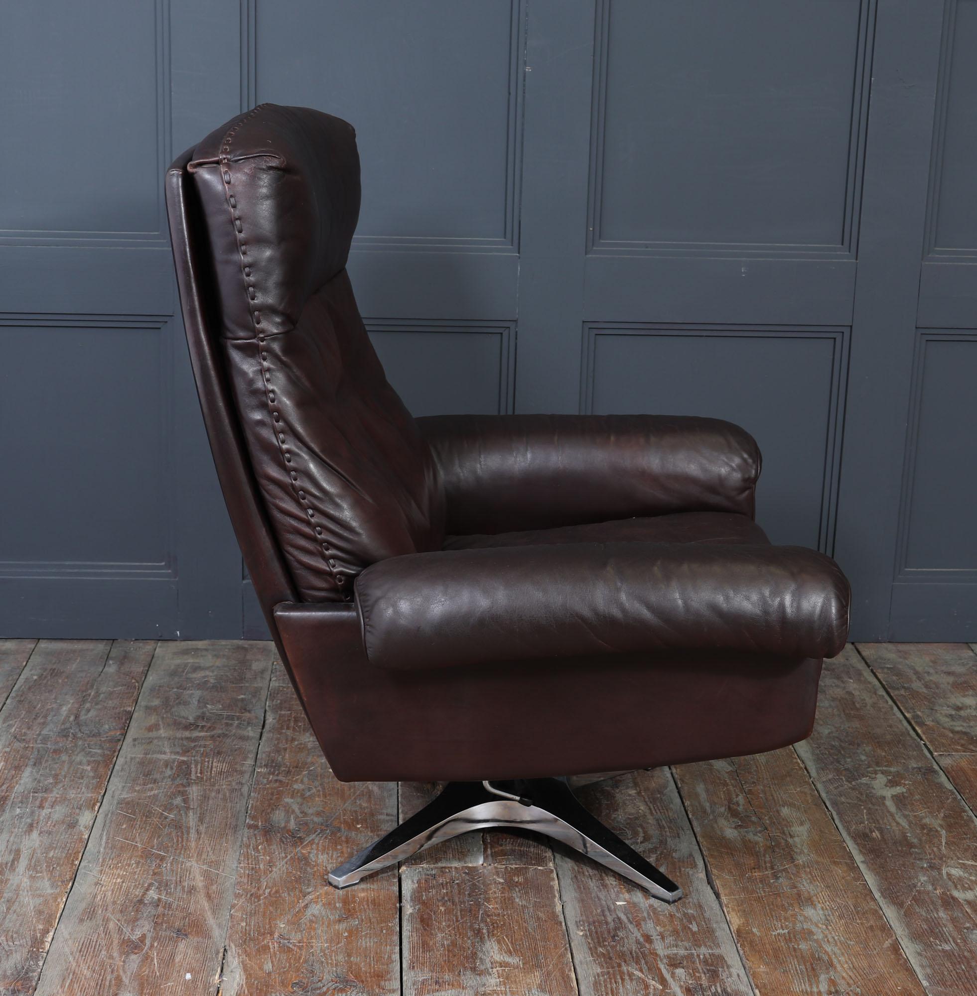 De Sede DS-31 Armchair and Footstool in Leather, Switzerland, c.1970s Cuero en venta
