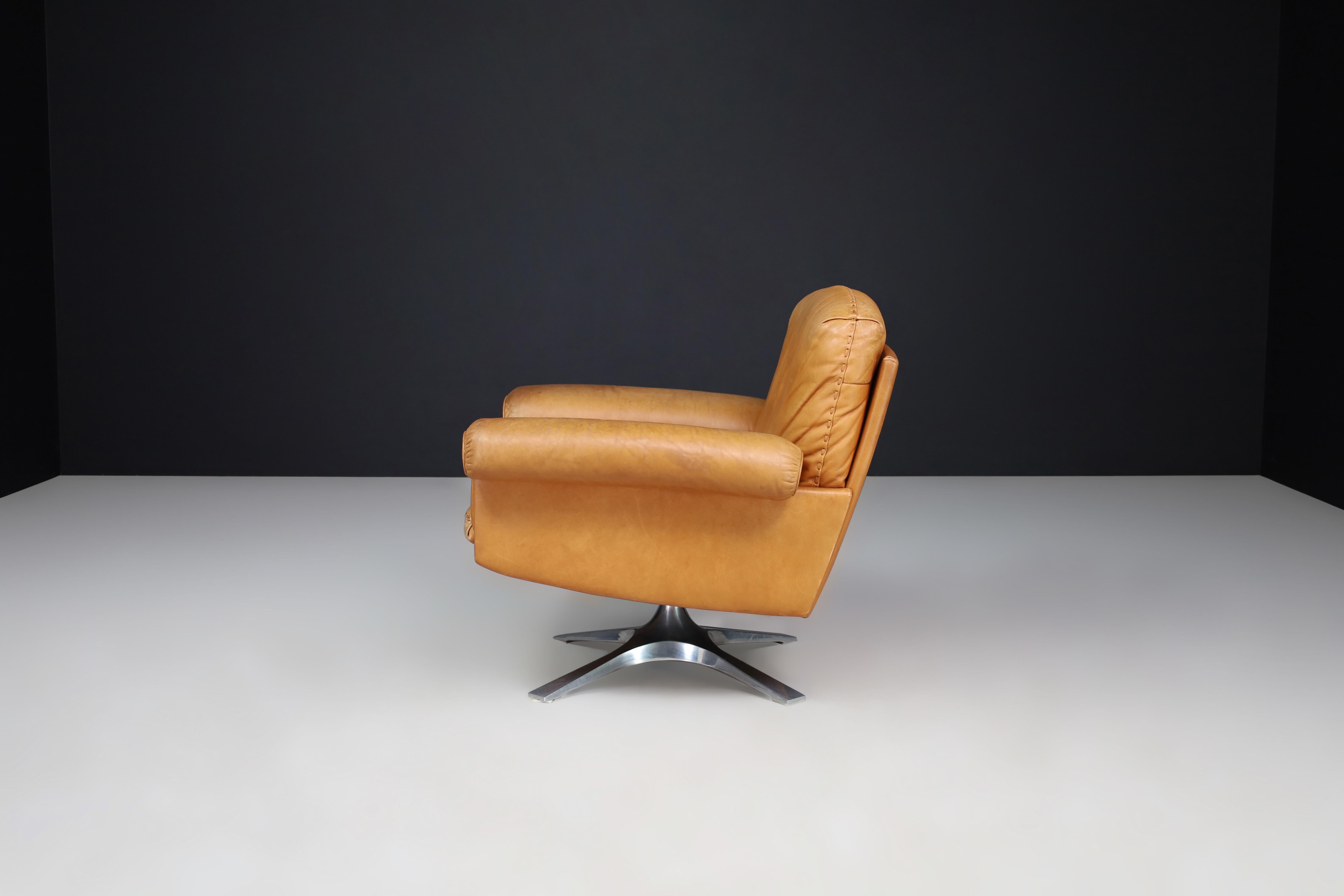 De Sede DS-31 lounge chair in Patinated Cognac Brown Leather, Switzerland 1970s  For Sale 2