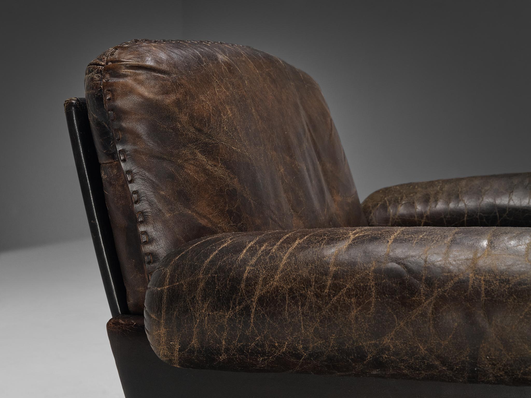 De Sede 'DS-31' Paar drehbare Sessel aus braunem Leder (Metall) im Angebot