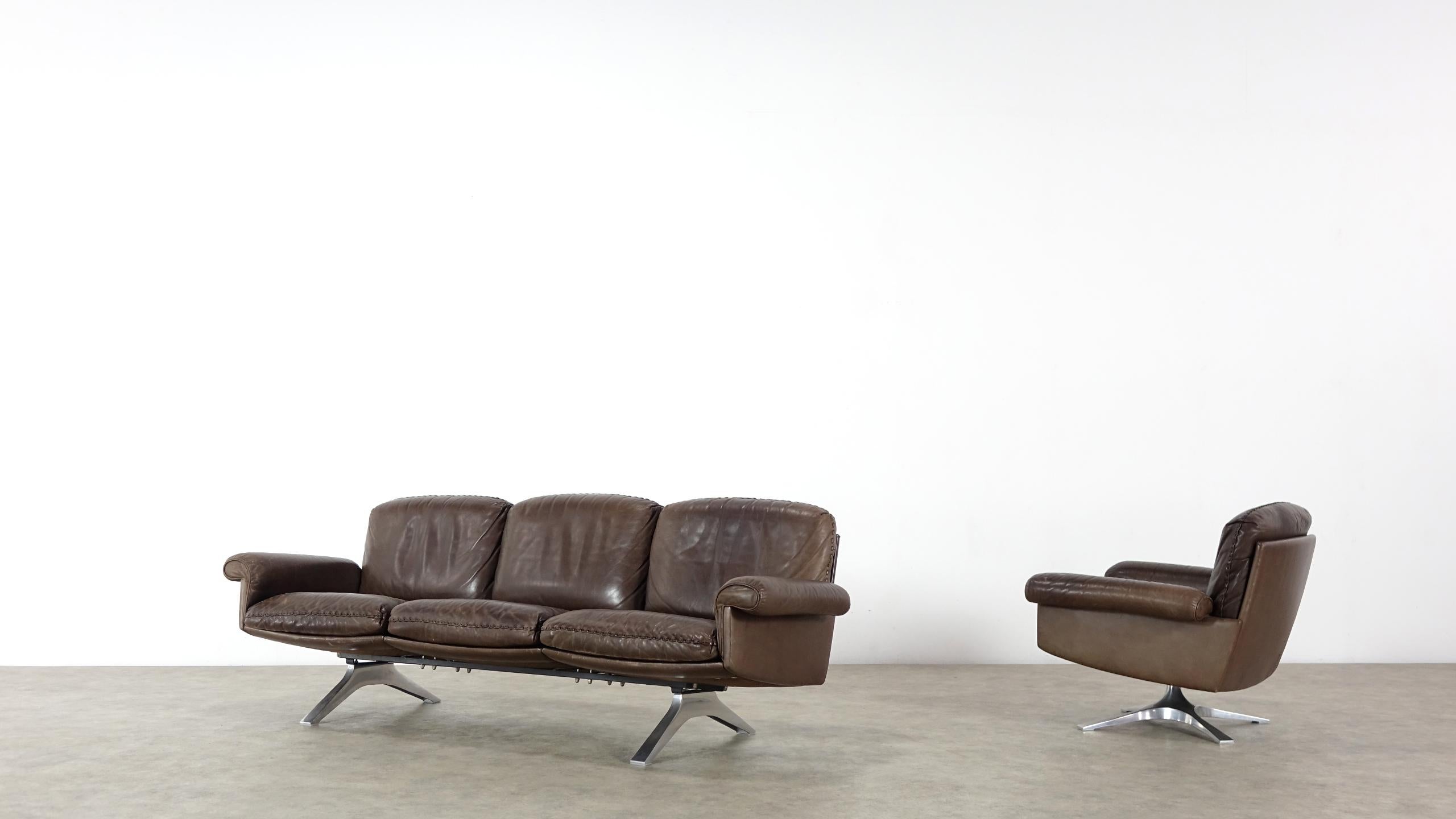 De Sede DS 31 Set of a Swivel Armchair and a Three-Seat Sofa from Switzerland 4