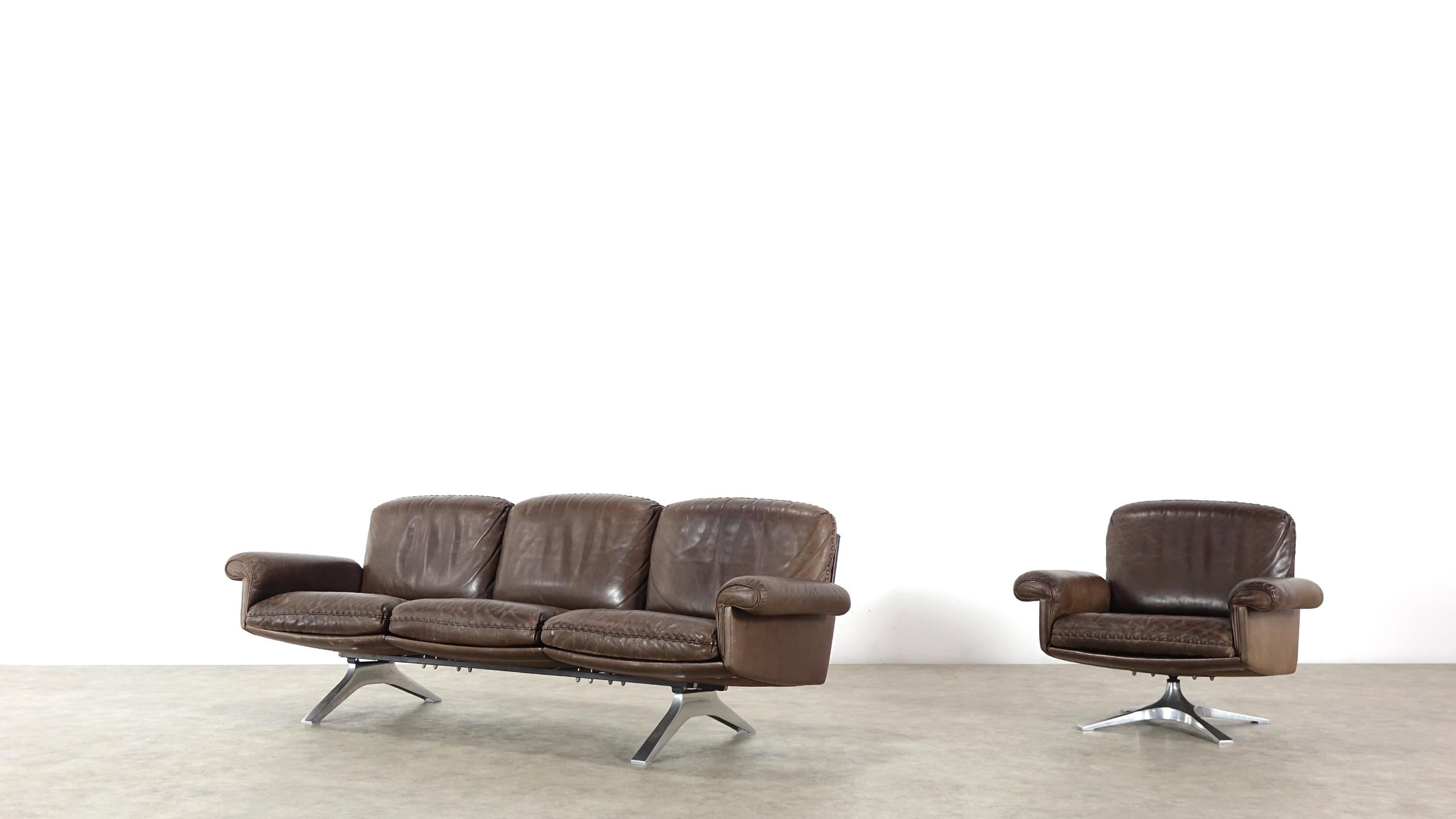 De Sede DS 31 Set of a Swivel Armchair and a Three-Seat Sofa from Switzerland 7
