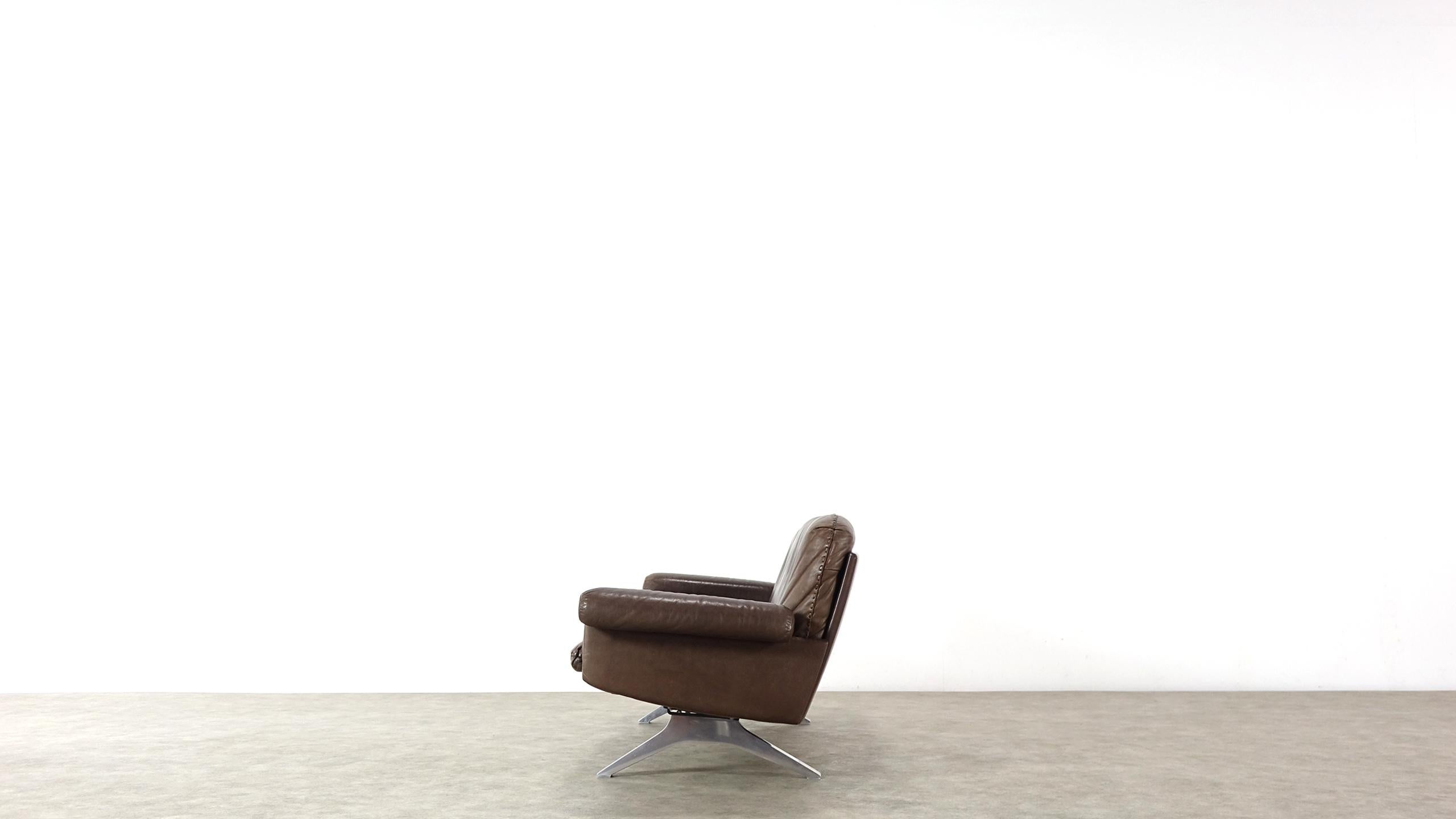 De Sede DS 31 Set of a Swivel Armchair and a Three-Seat Sofa from Switzerland 10