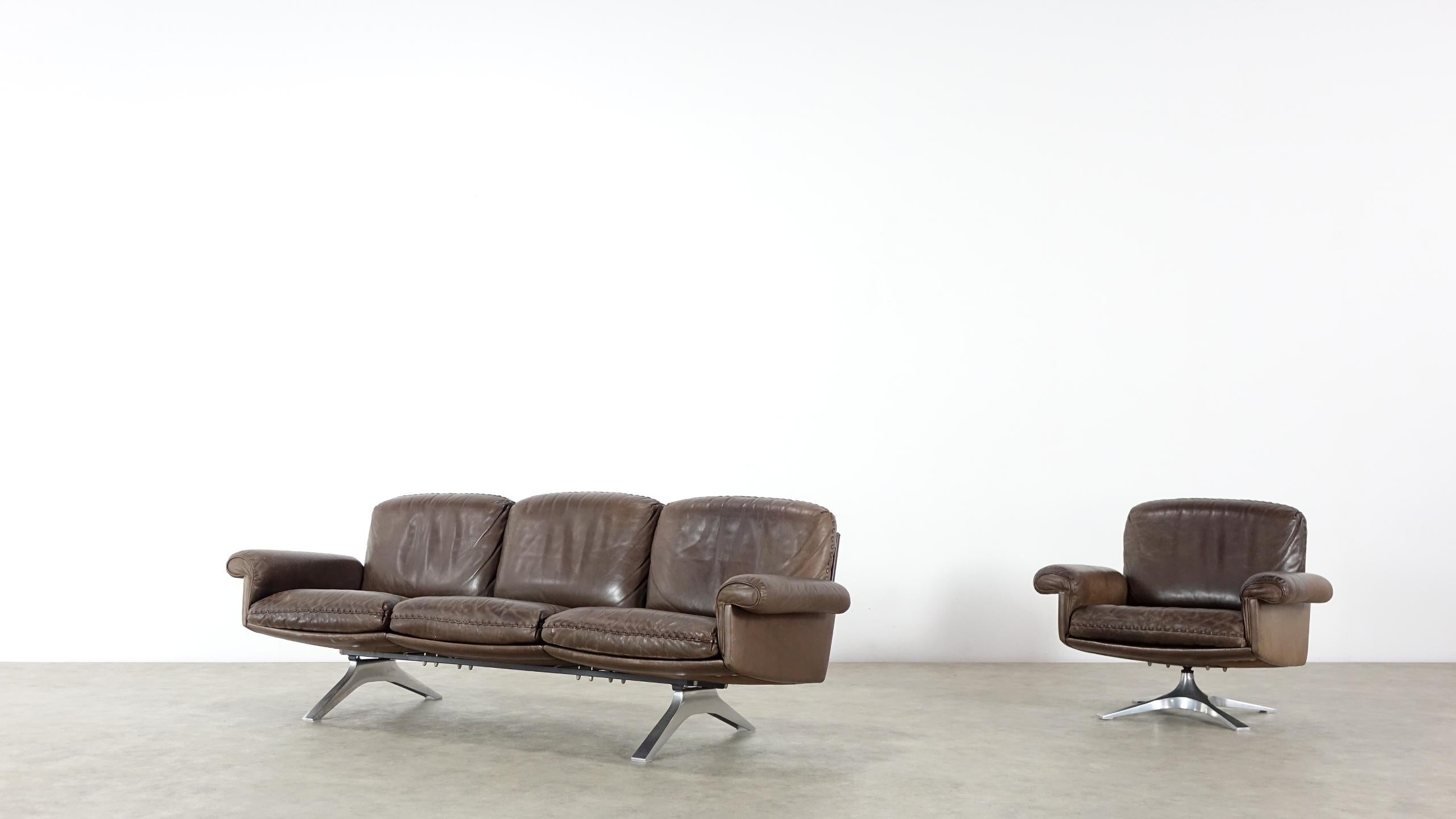 Swiss De Sede DS 31 Set of a Swivel Armchair and a Three-Seat Sofa from Switzerland