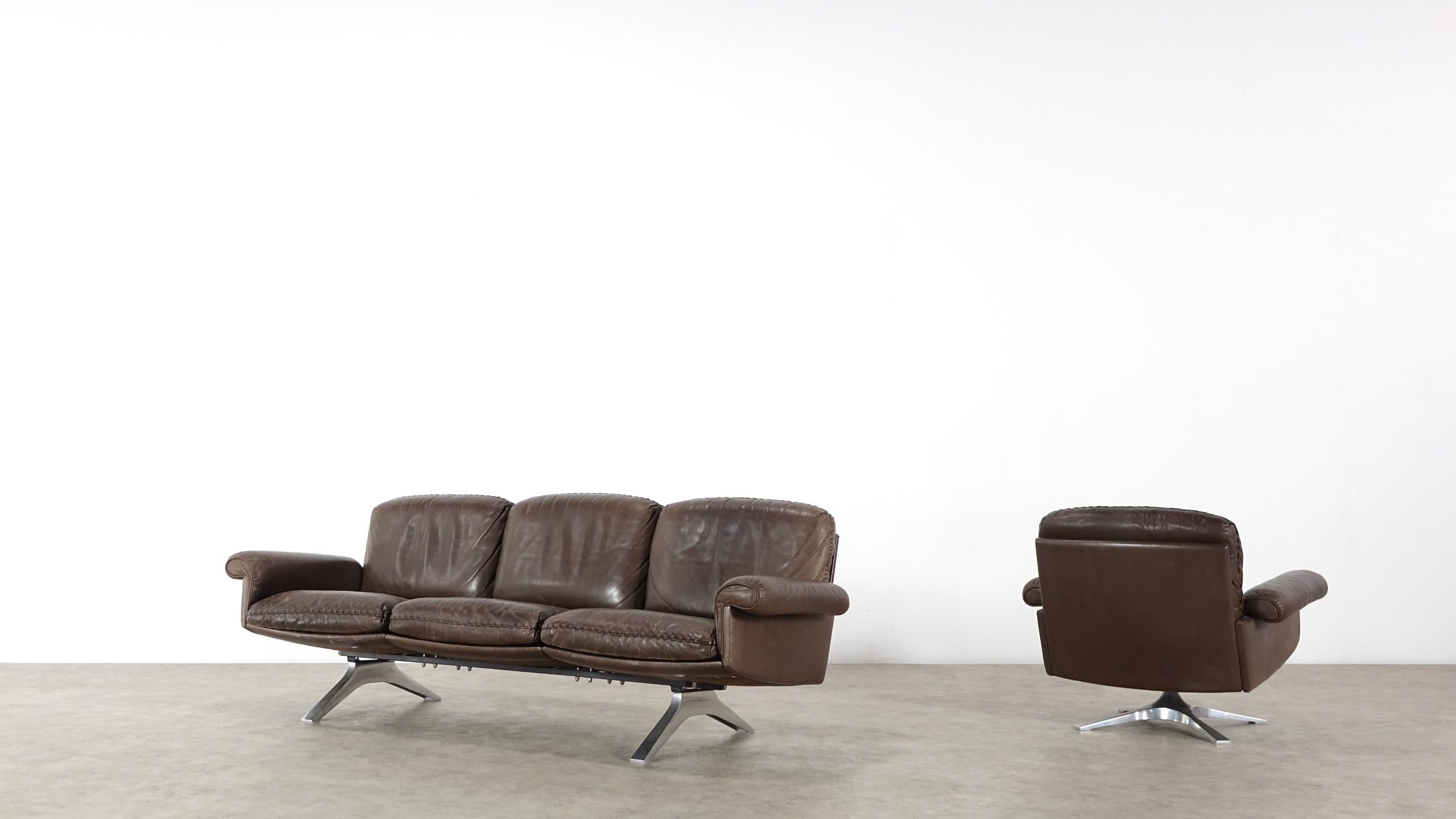 De Sede DS 31 Set of a Swivel Armchair and a Three-Seat Sofa from Switzerland 3