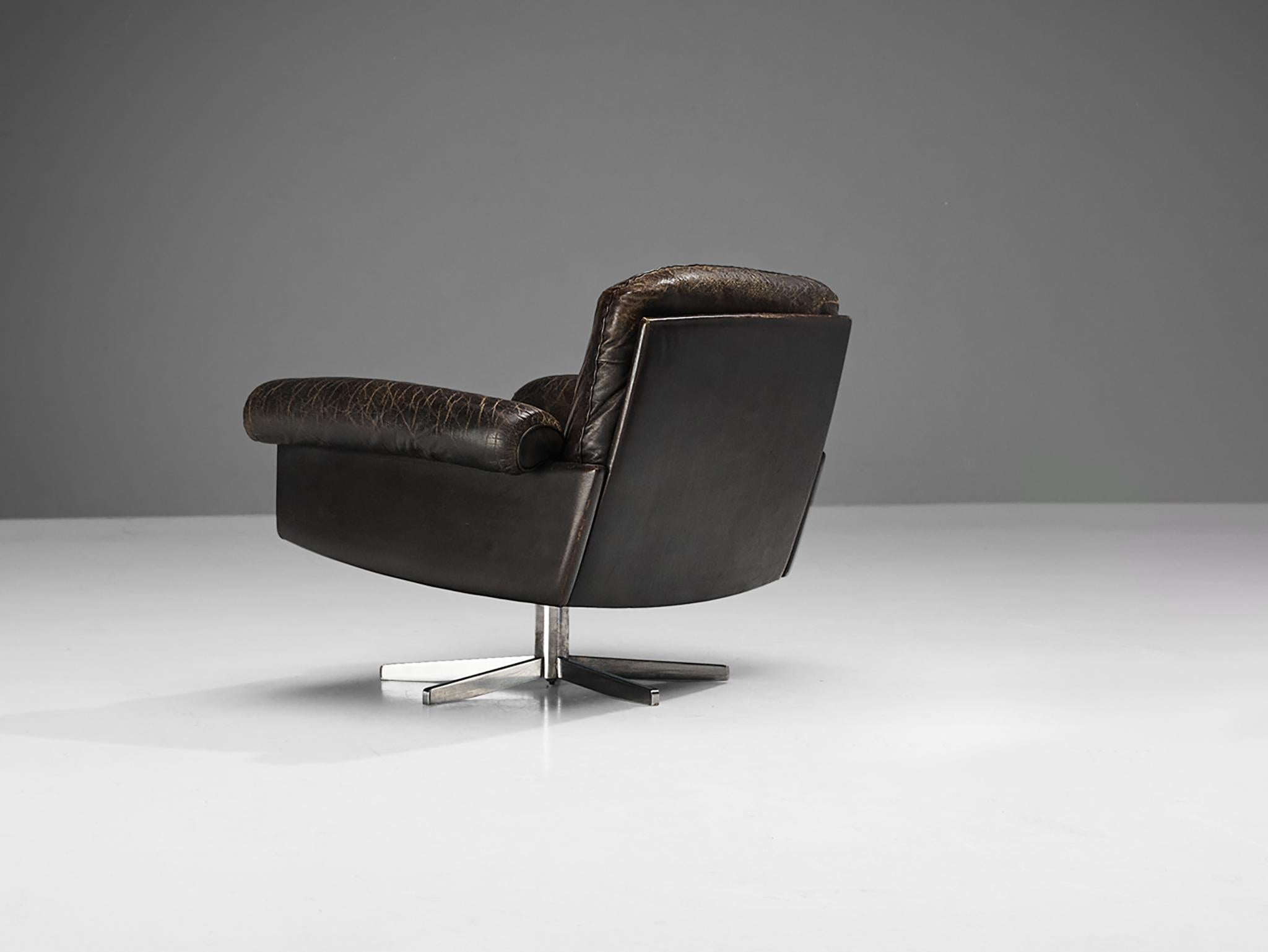 Swiss De Sede 'DS-31' Swivel Armchair in Brown Leather For Sale