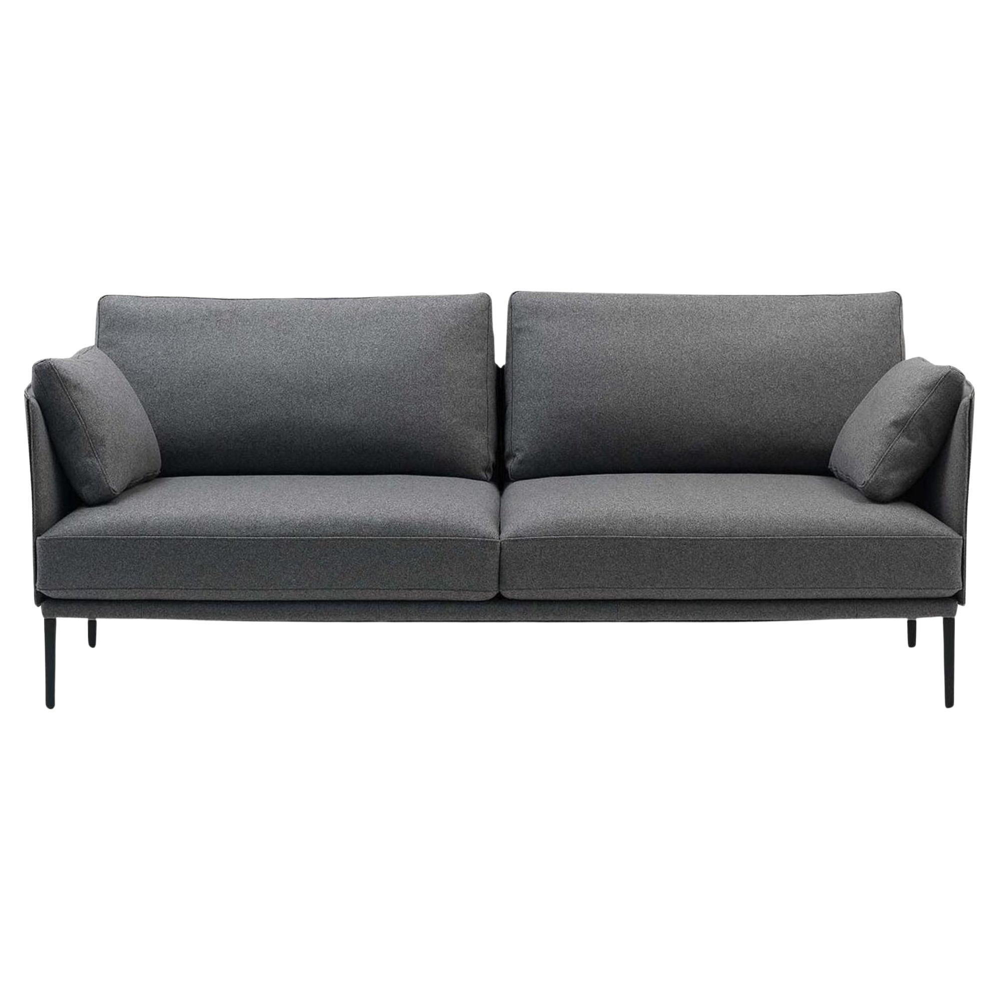 De Sede DS-333 Sofá pequeño de dos plazas en tapicería gris by De Sede Design Team