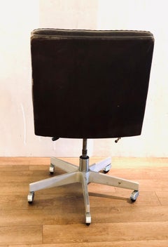 De Sede DS 35 Executive Swivel Chair on Casters Distressed Leather in Black