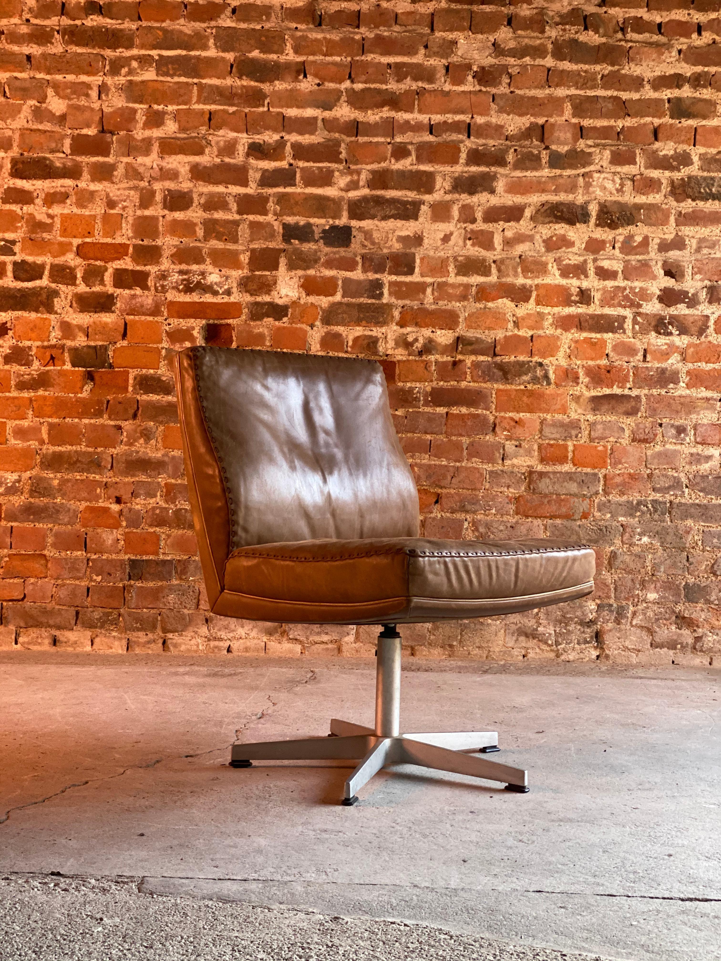 De Sede DS 35 Executive Swivel Desk Chair, Suisse, vers 1960 4