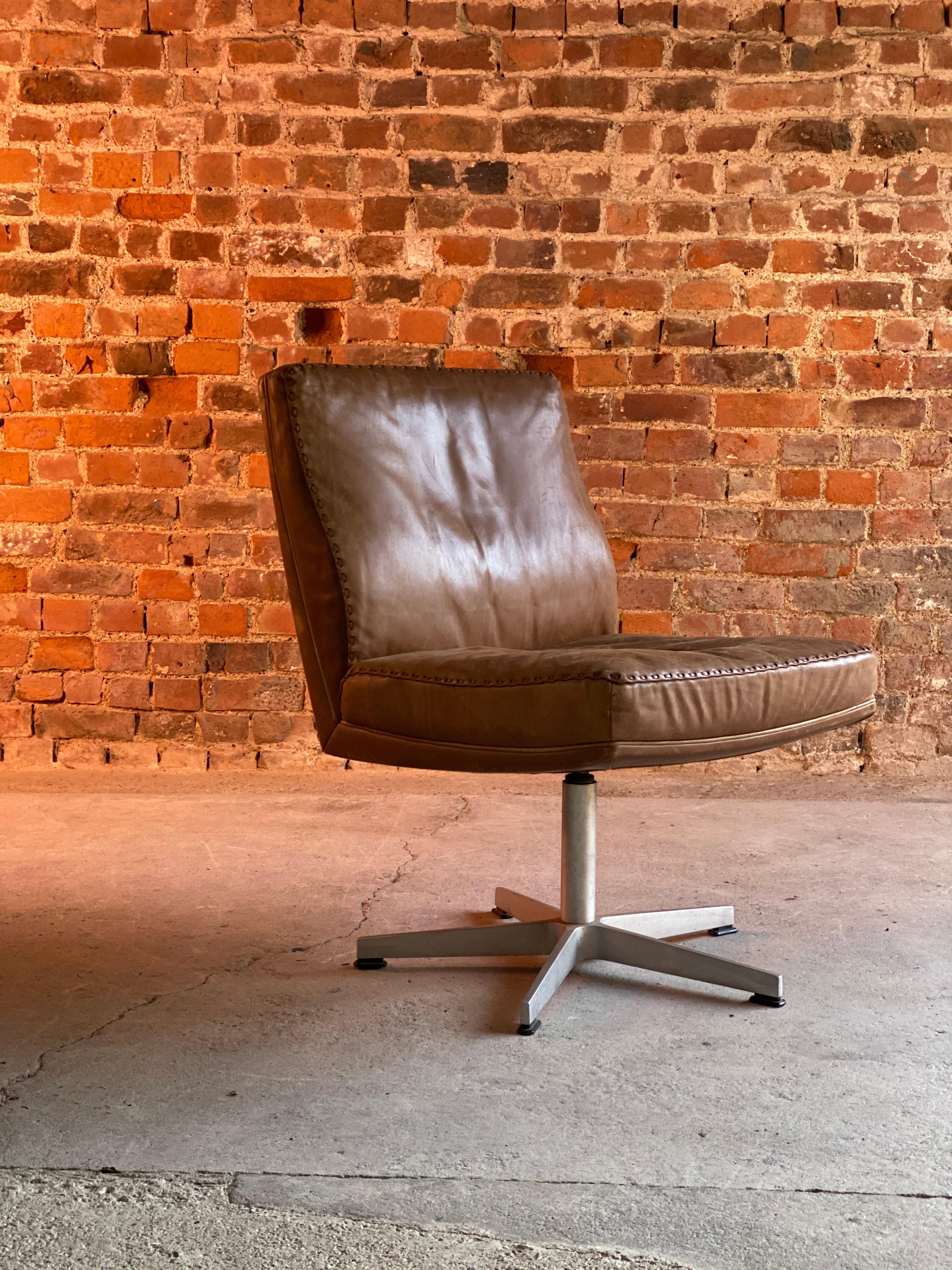 De Sede DS 35 Executive Swivel Desk Chair, Switzerland, circa 1960 1