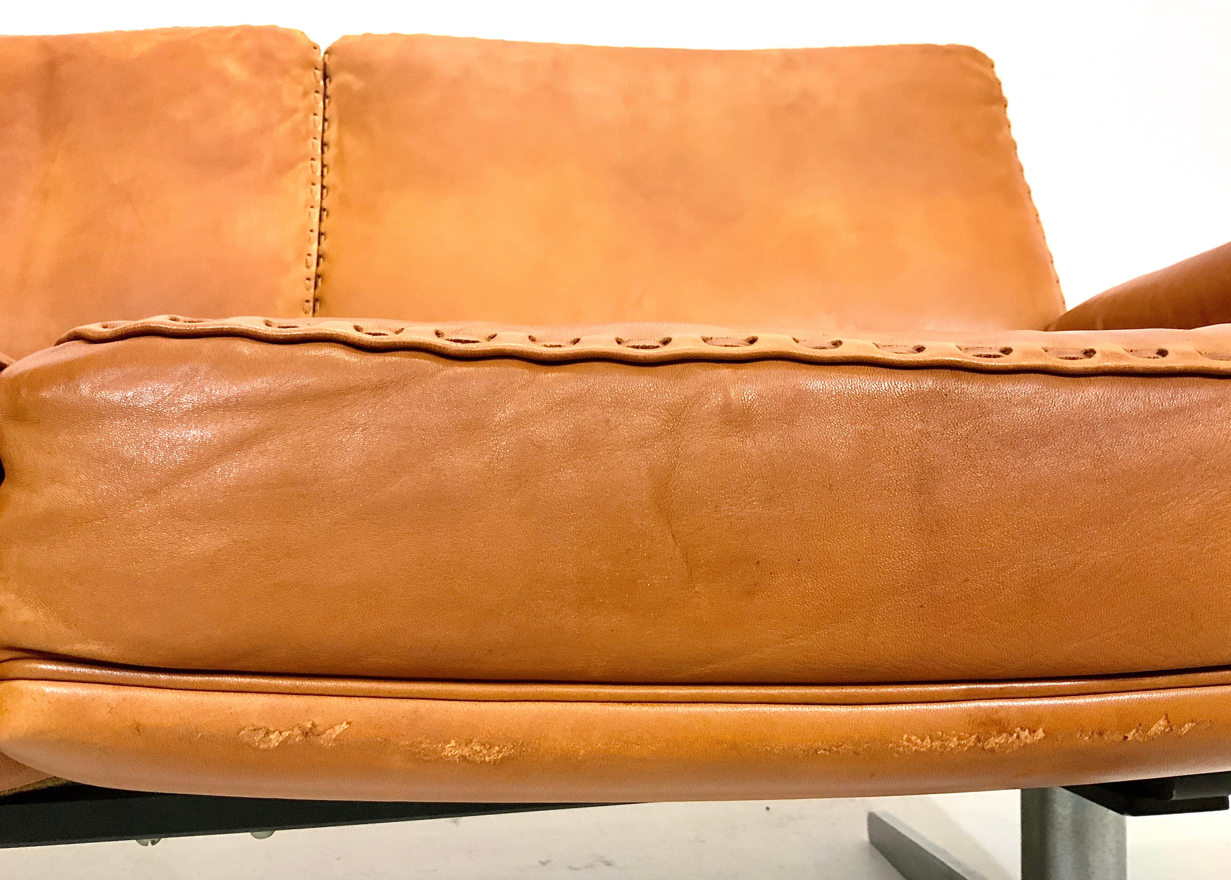 De Sede DS-35 Two-Seat Sofa Loveseat in Cognac Brown Leather, Switzerland, 1960s 3