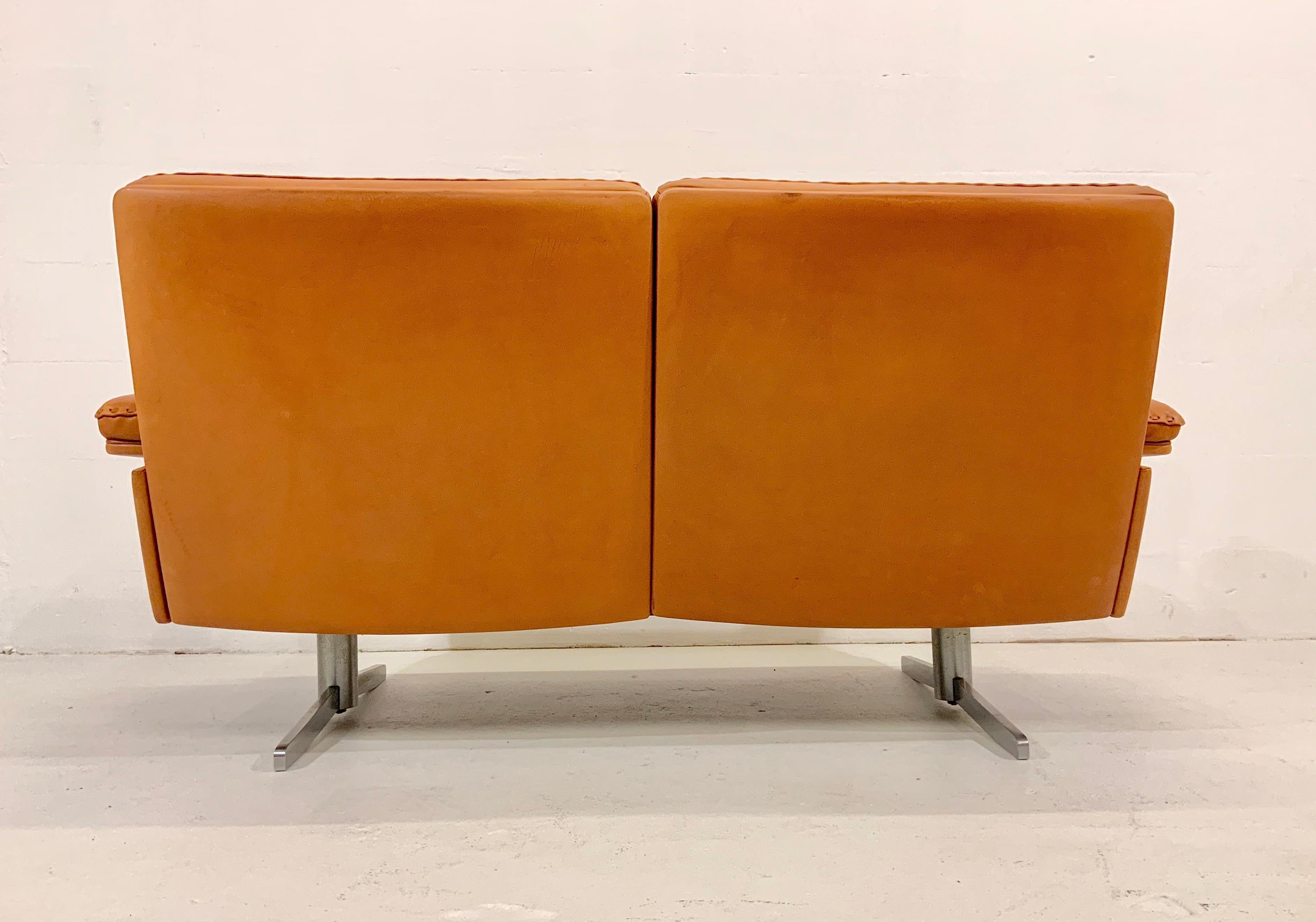 De Sede DS-35 Two-Seat Sofa Loveseat in Cognac Brown Leather, Switzerland, 1960s In Good Condition In Hamburg, DE